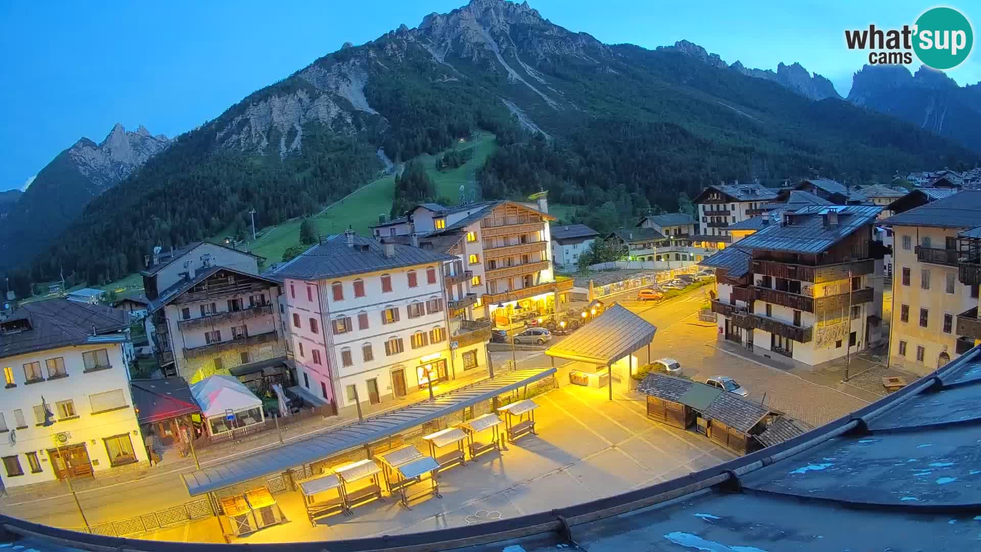 Piazza centrale di Forni di Sopra