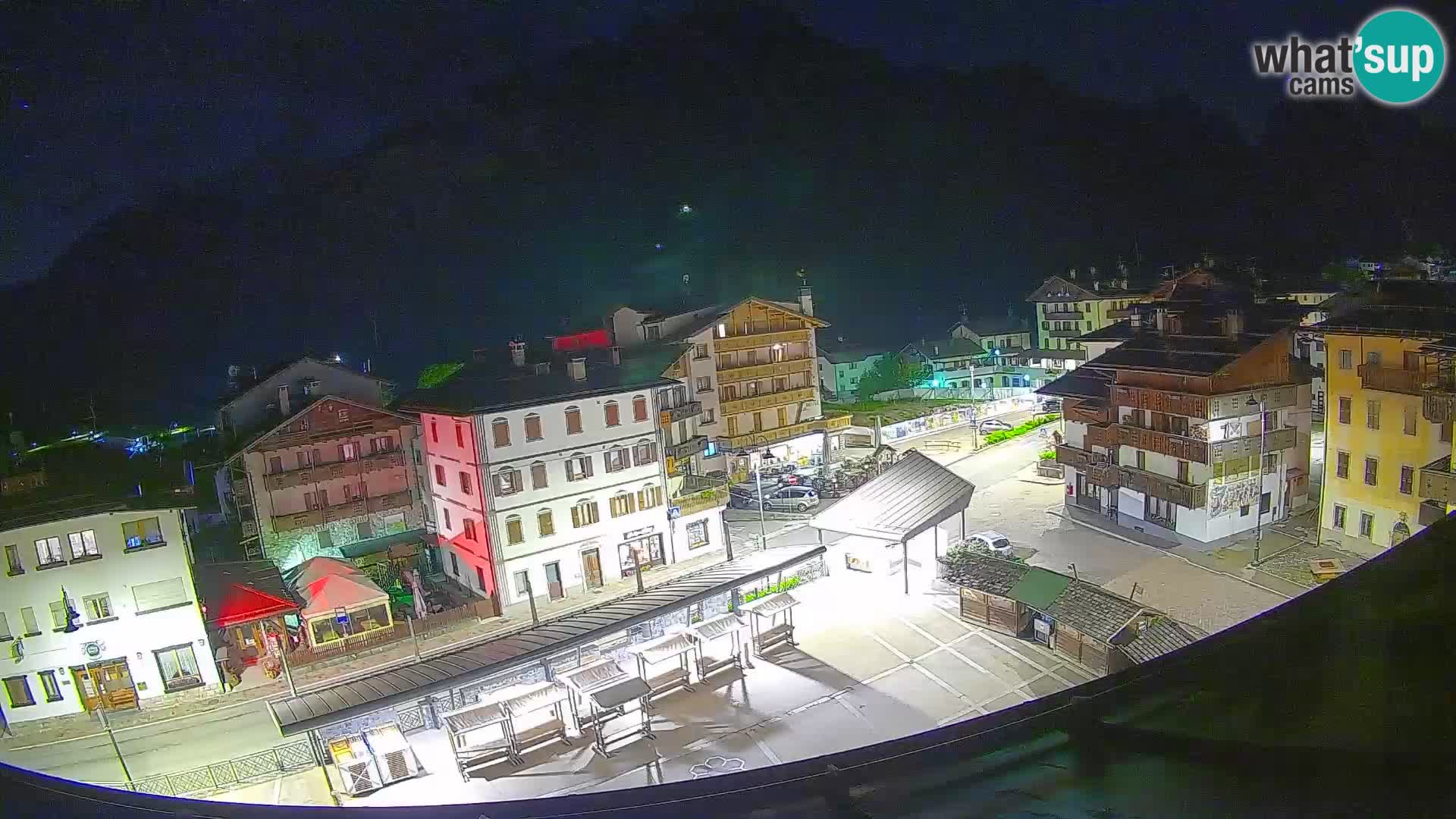 Piazza centrale di Forni di Sopra