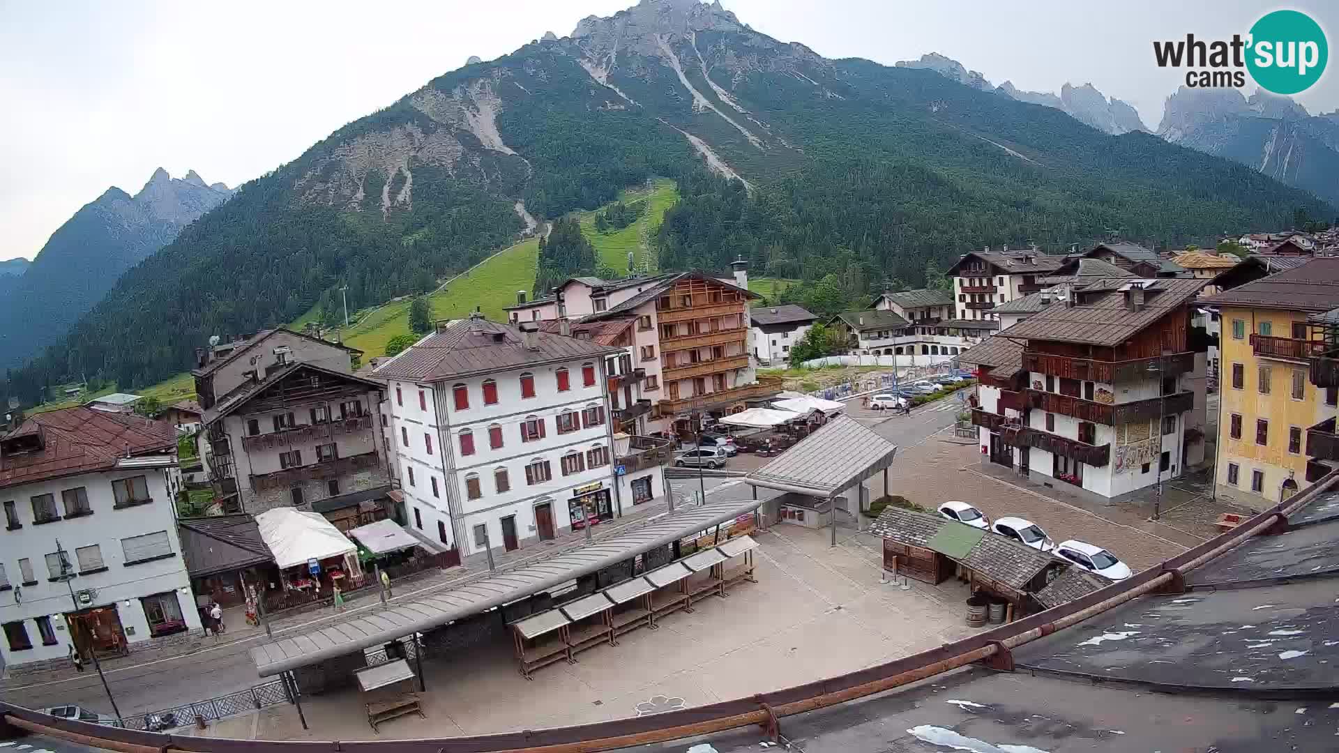 Piazza centrale di Forni di Sopra