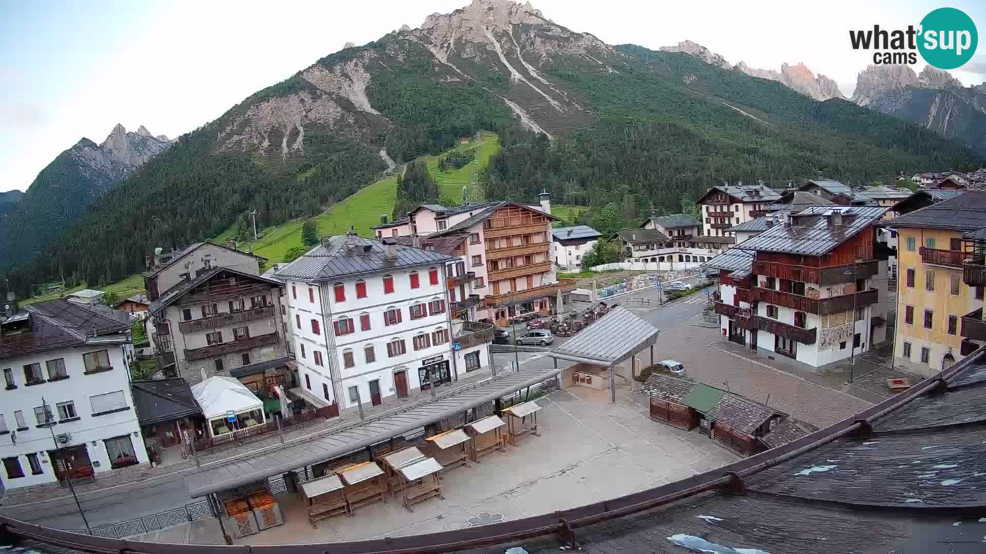 Plaza principal de Forni di Sopra