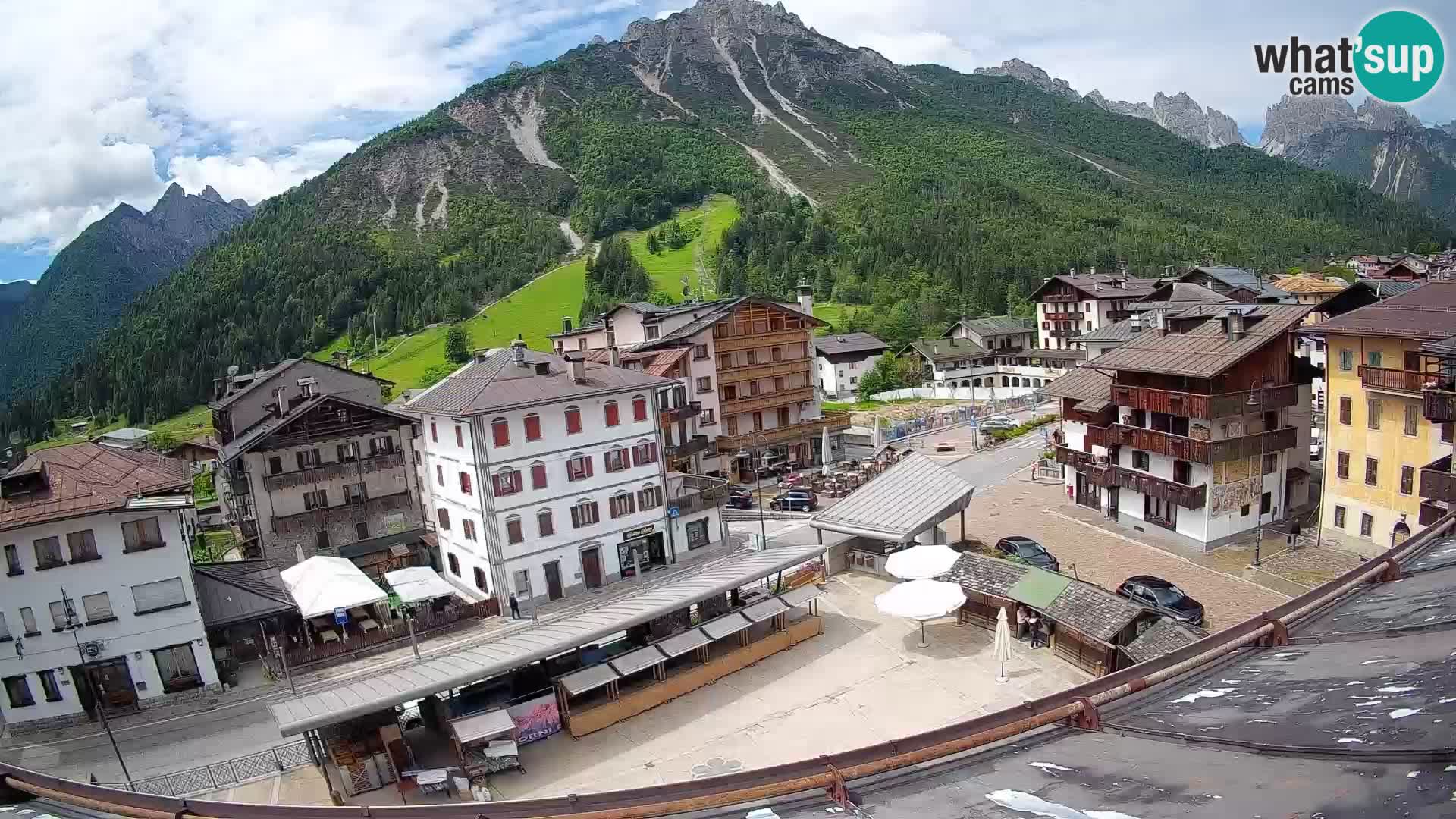 Piazza centrale di Forni di Sopra