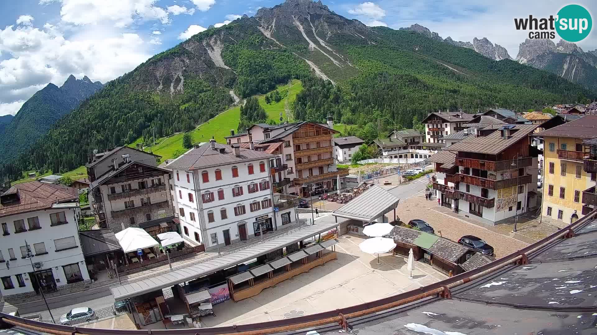 Piazza centrale di Forni di Sopra