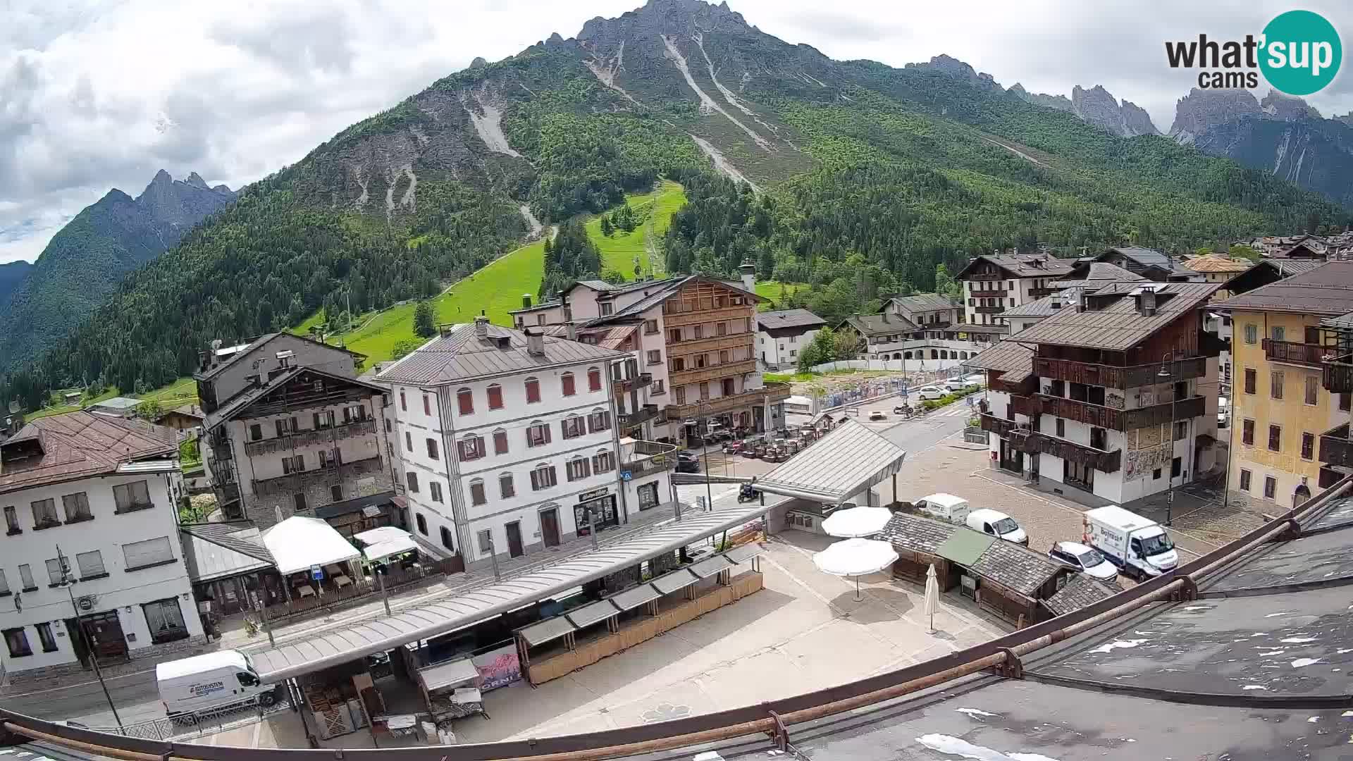 Piazza centrale di Forni di Sopra