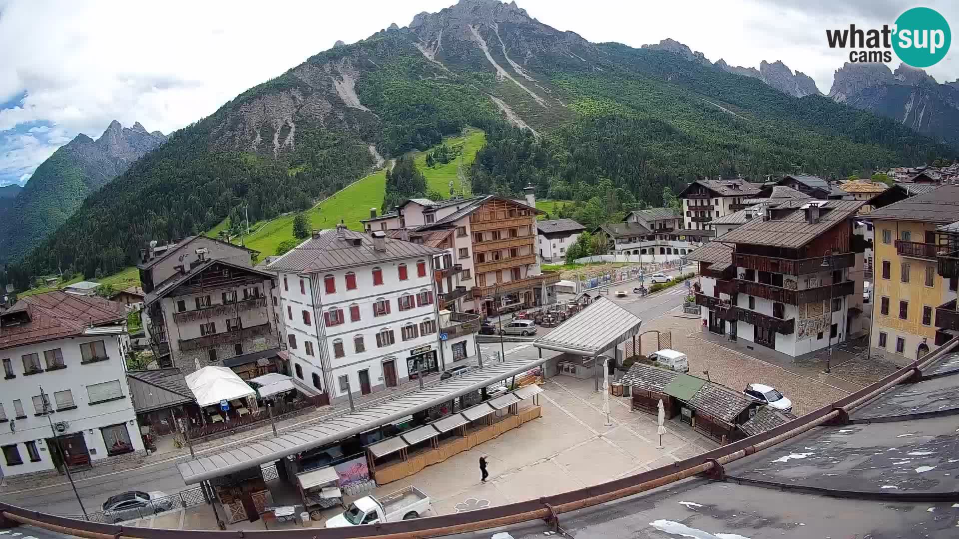 Plaza principal de Forni di Sopra