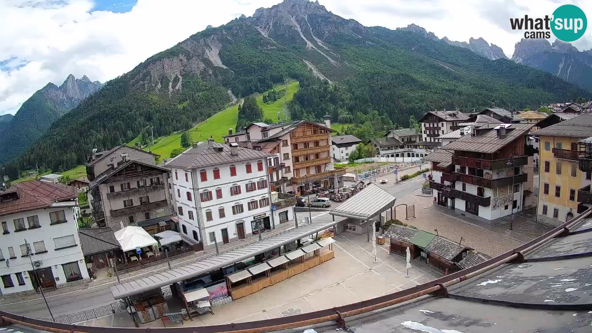 Plaza principal de Forni di Sopra