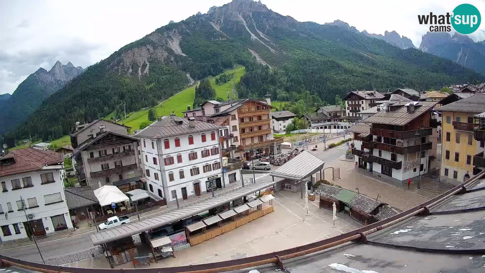 Plaza principal de Forni di Sopra