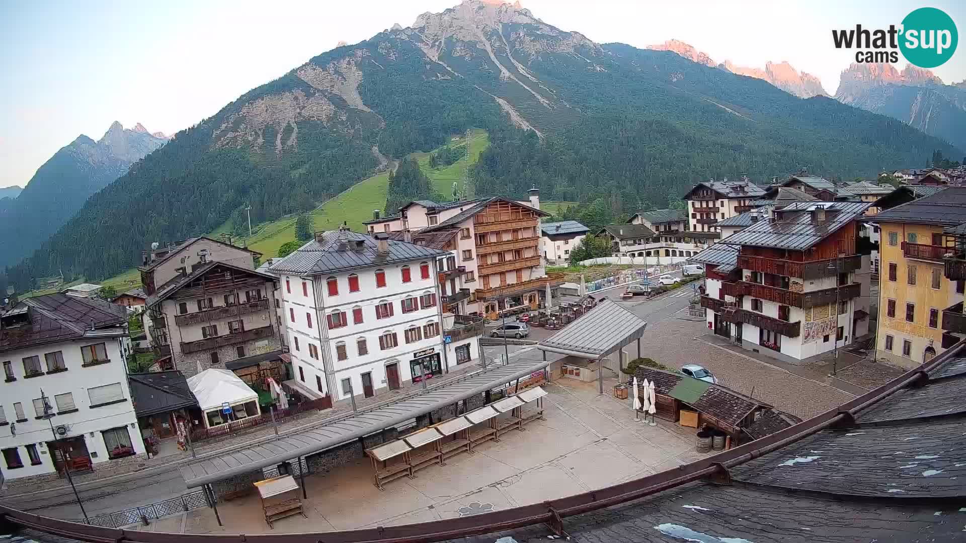 Plaza principal de Forni di Sopra
