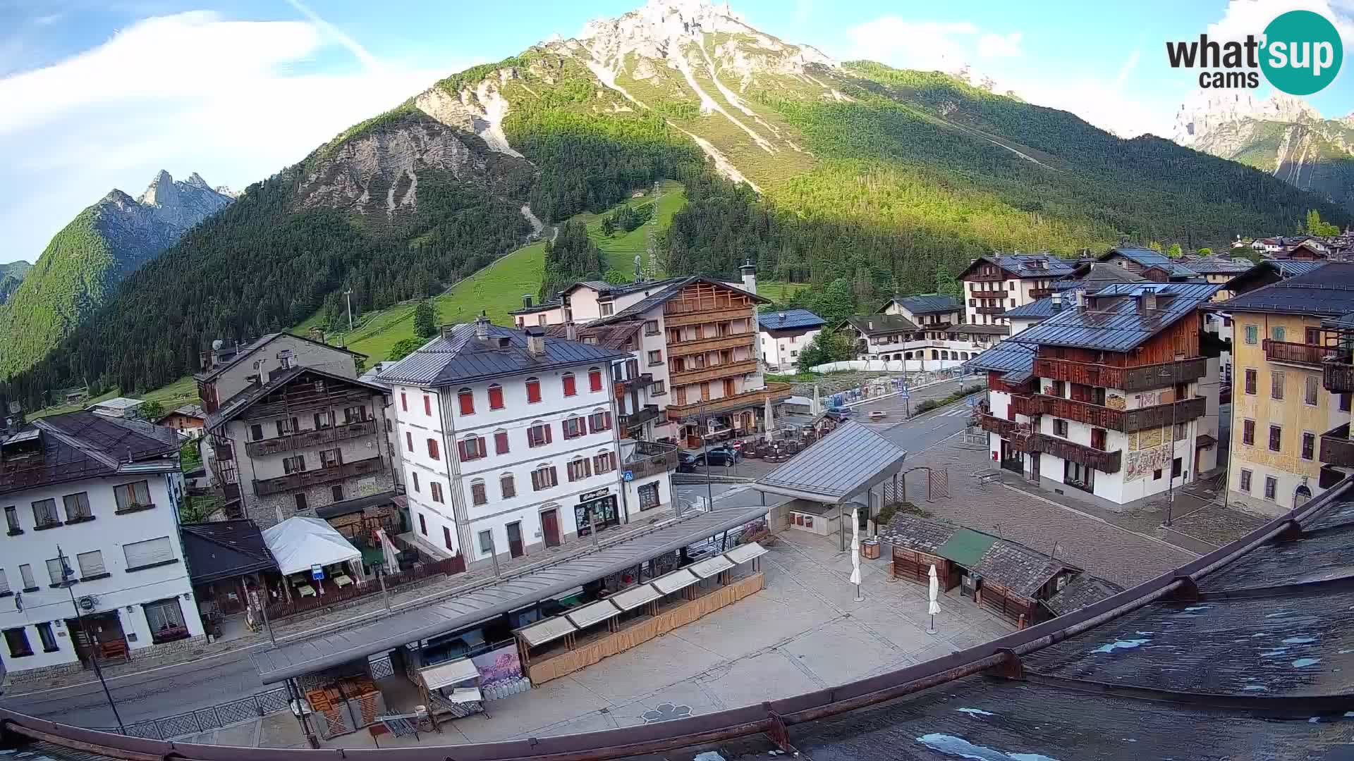 Piazza centrale di Forni di Sopra