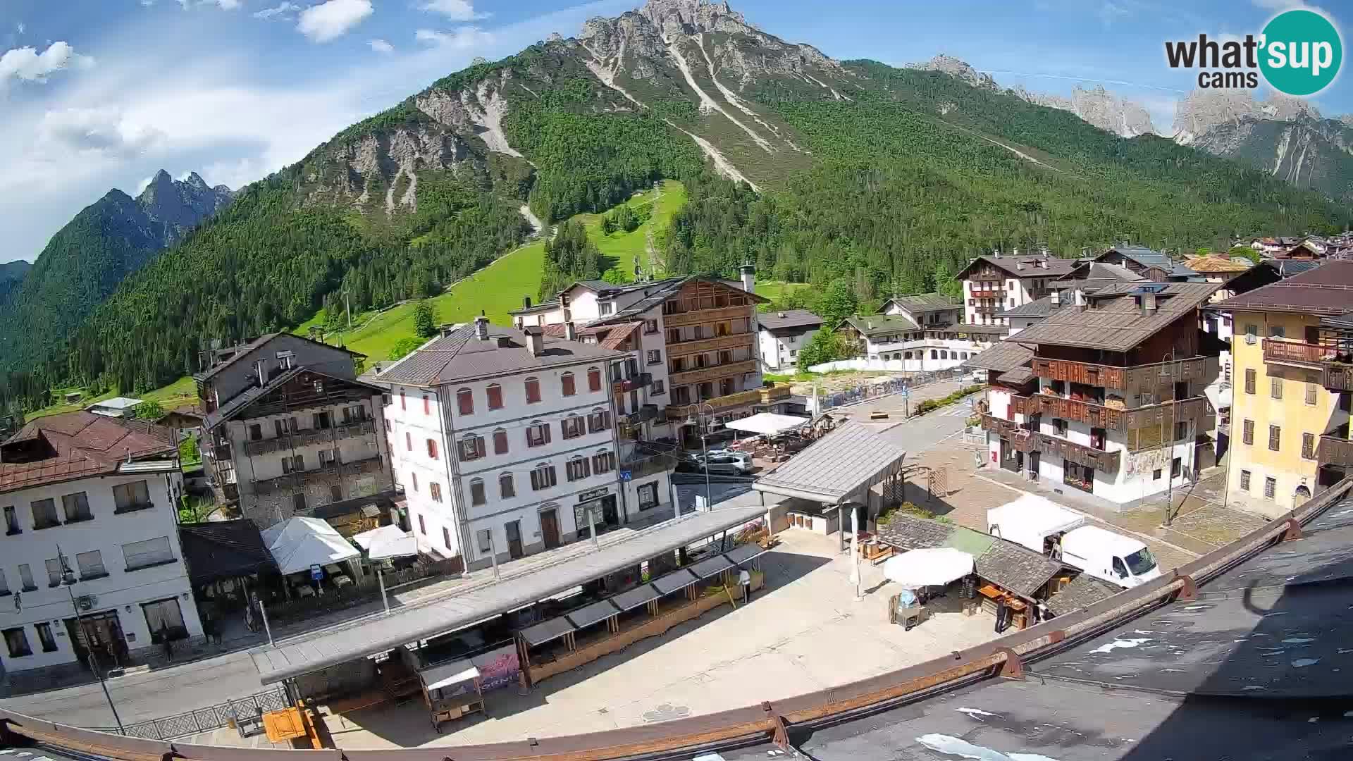 Plaza principal de Forni di Sopra