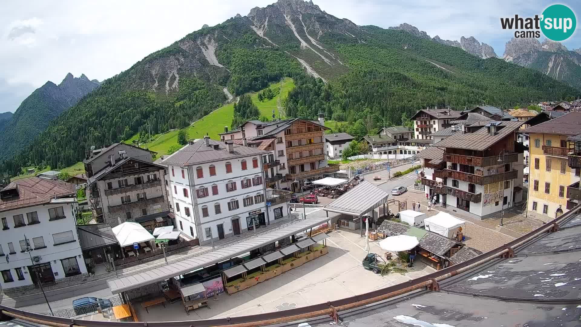 Hauptplatz von Forni di Sopra