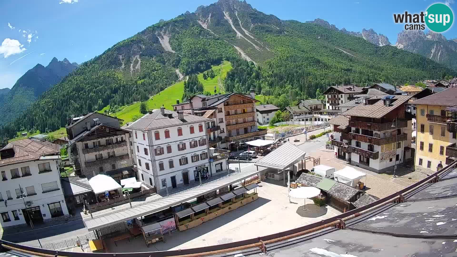 Hauptplatz von Forni di Sopra