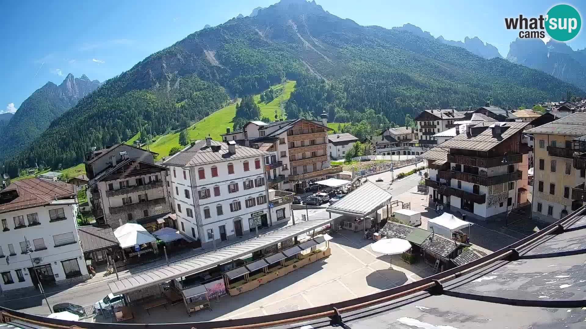 Piazza centrale di Forni di Sopra