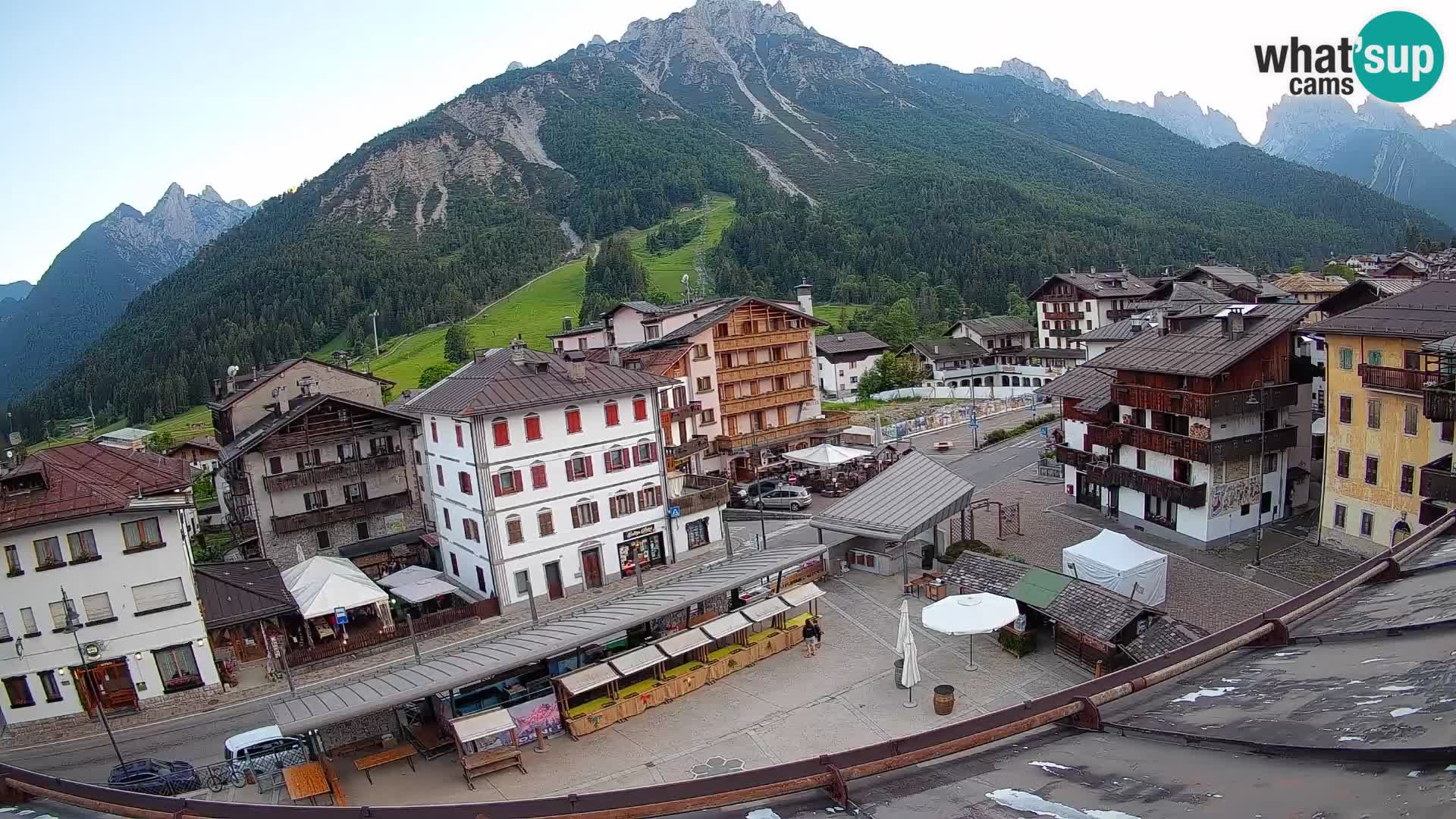 Piazza centrale di Forni di Sopra
