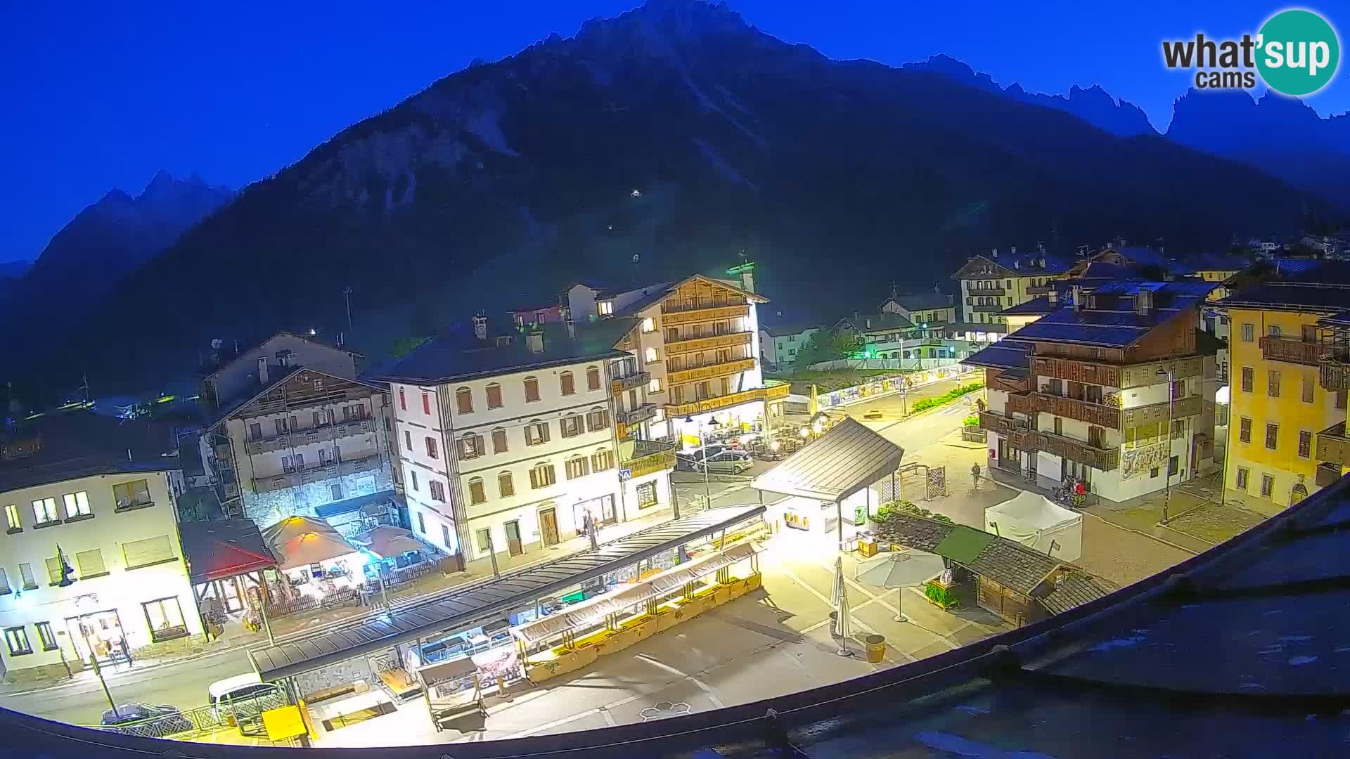 Plaza principal de Forni di Sopra