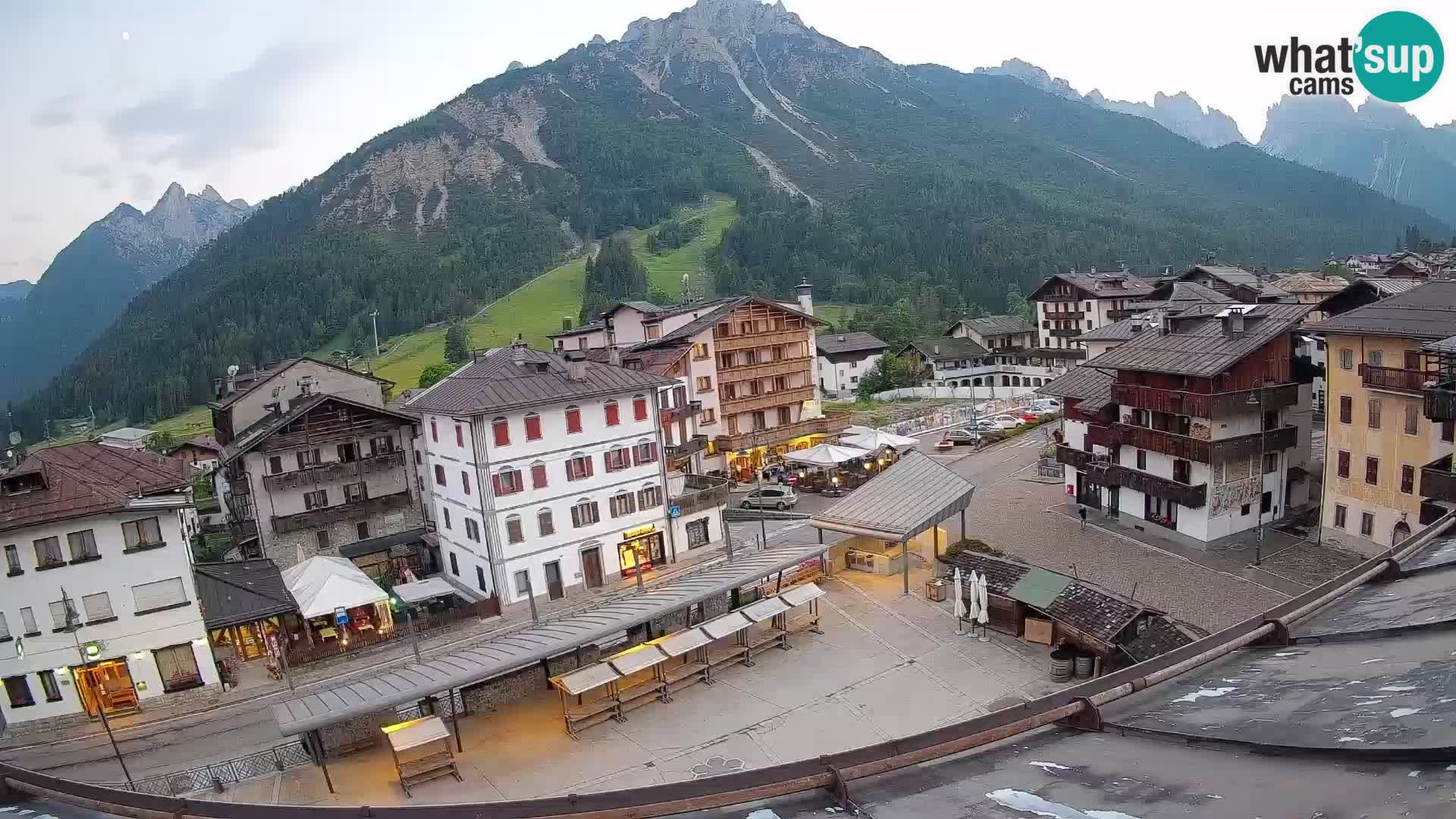 Plaza principal de Forni di Sopra