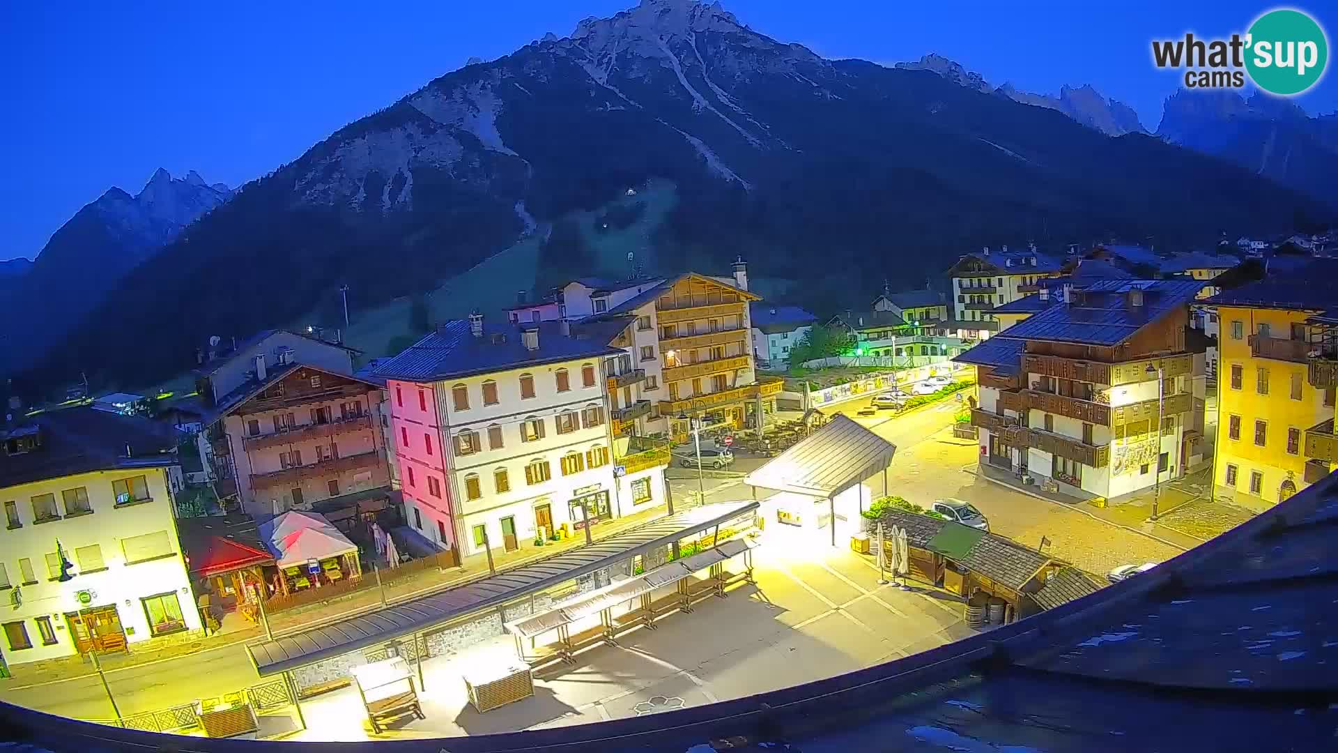 Plaza principal de Forni di Sopra