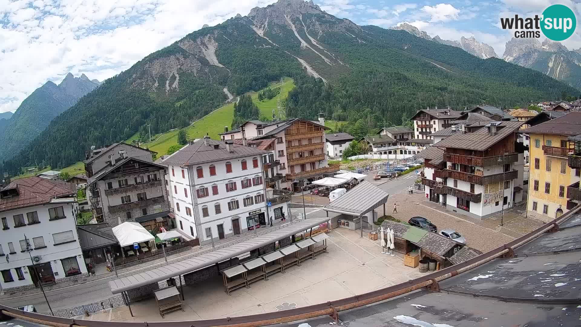 Piazza centrale di Forni di Sopra