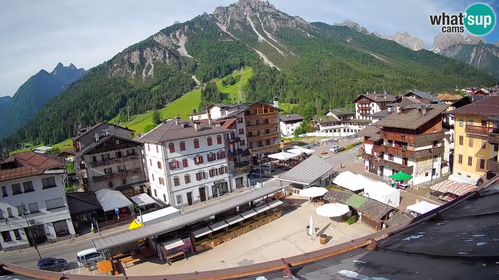 Piazza centrale di Forni di Sopra