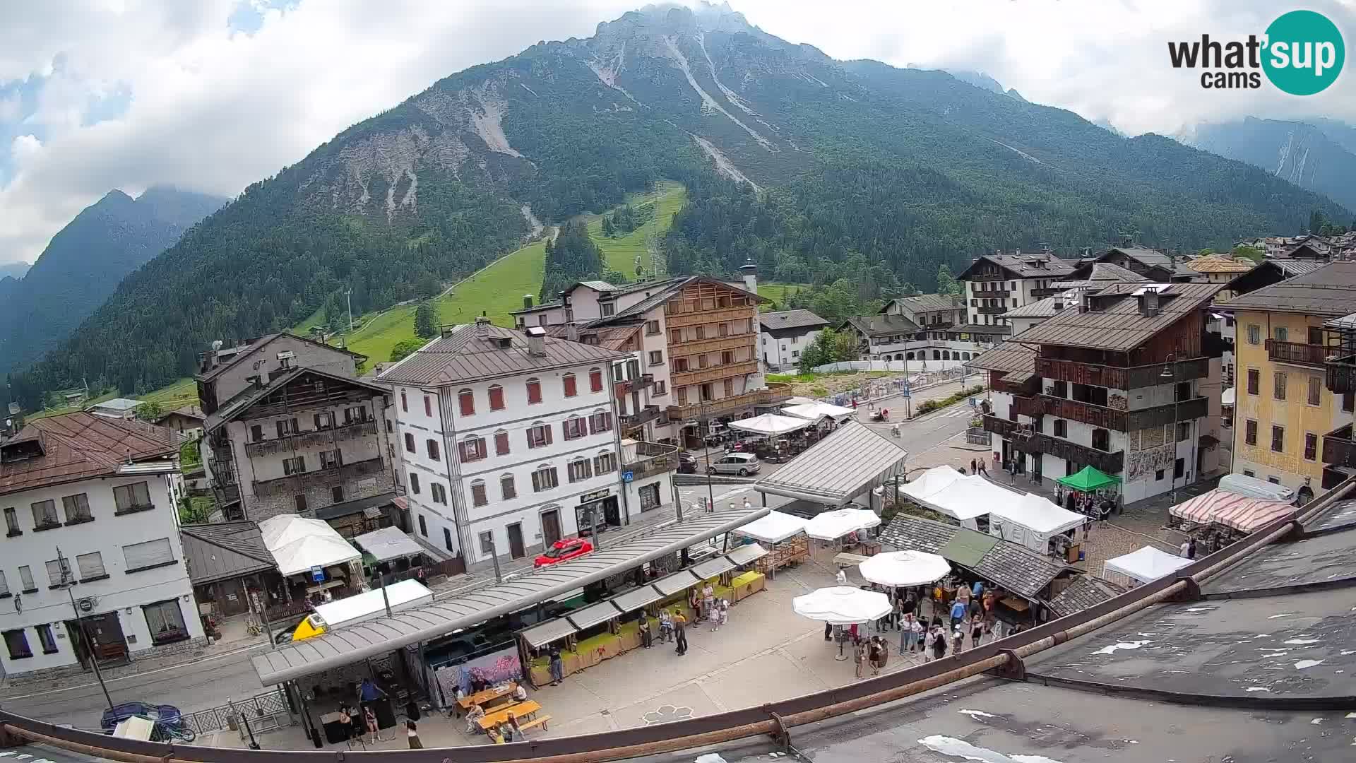Hauptplatz von Forni di Sopra