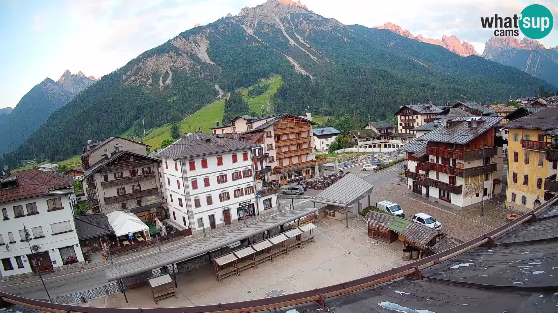 Piazza centrale di Forni di Sopra