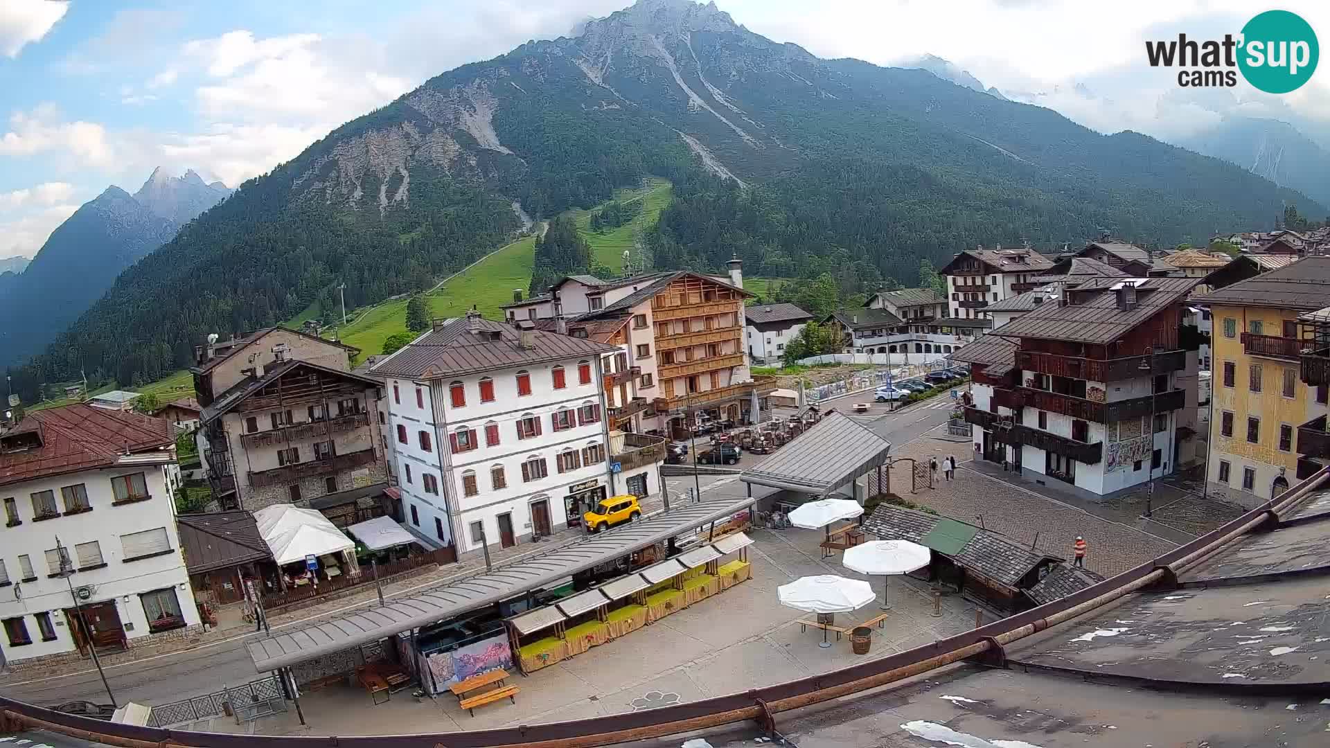 Plaza principal de Forni di Sopra