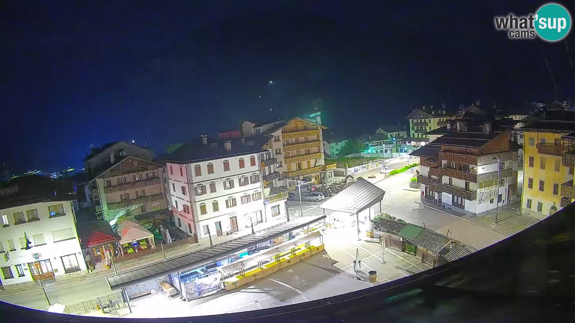 Piazza centrale di Forni di Sopra