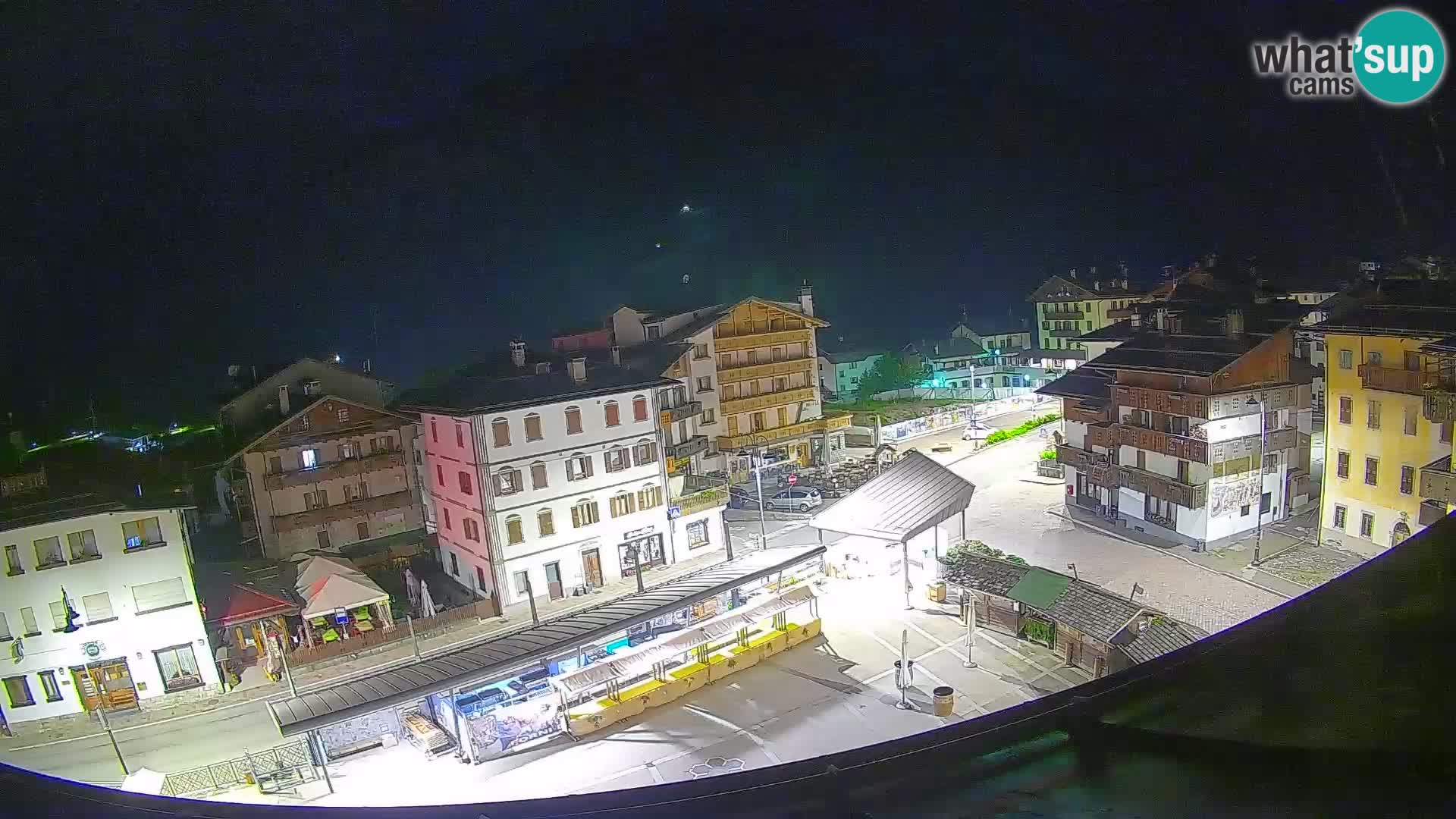Piazza centrale di Forni di Sopra