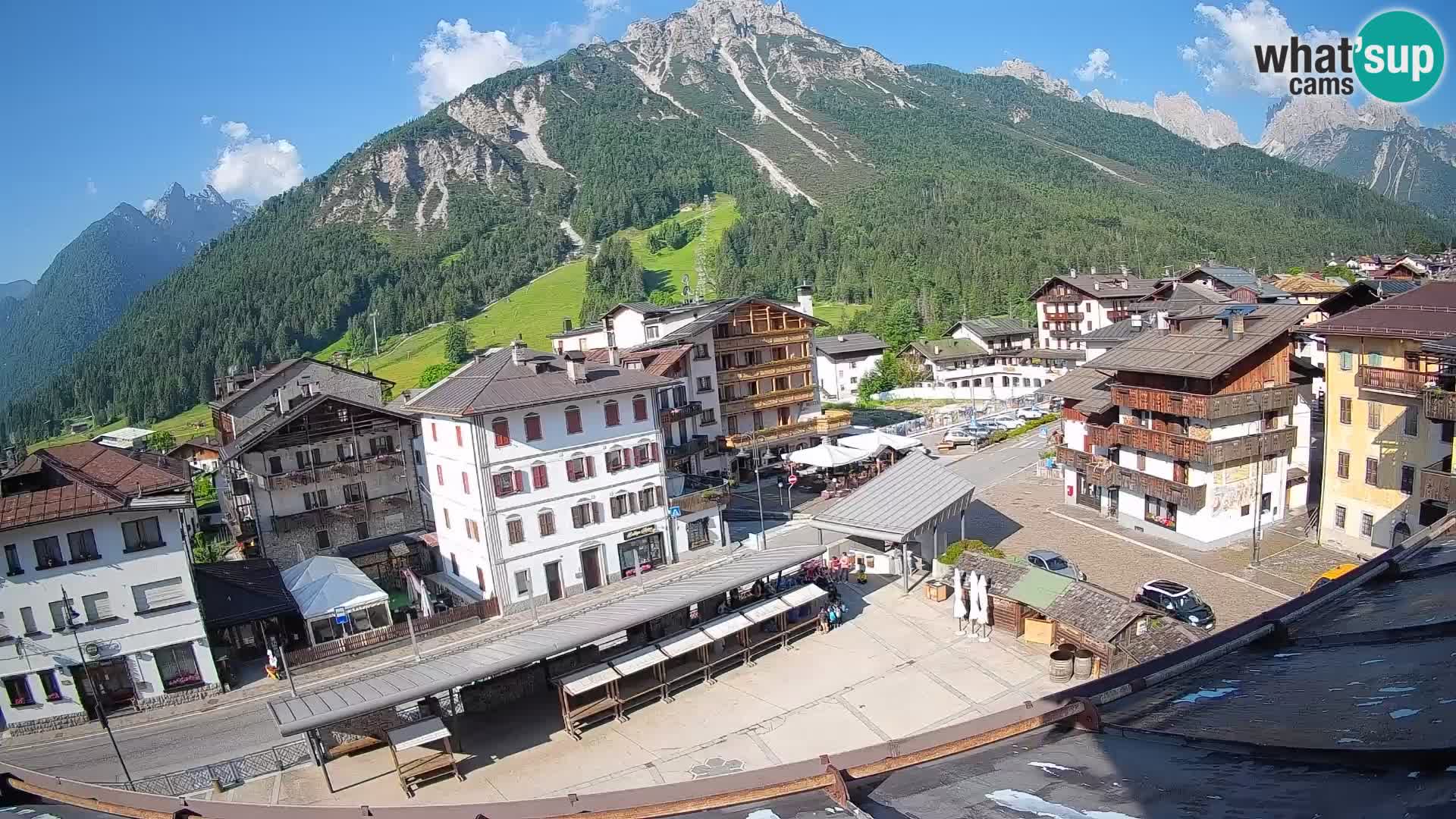 Plaza principal de Forni di Sopra