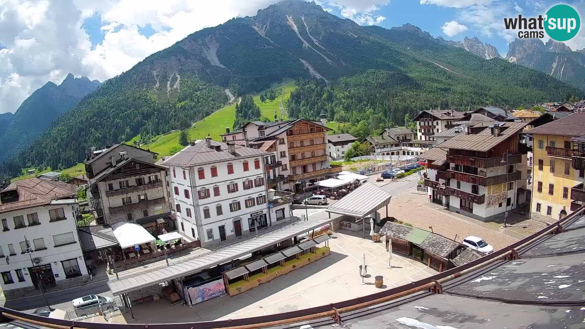 Plaza principal de Forni di Sopra