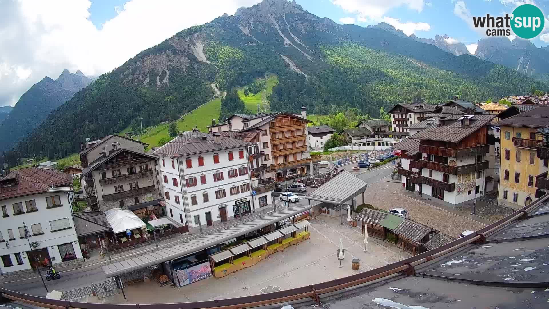 Plaza principal de Forni di Sopra