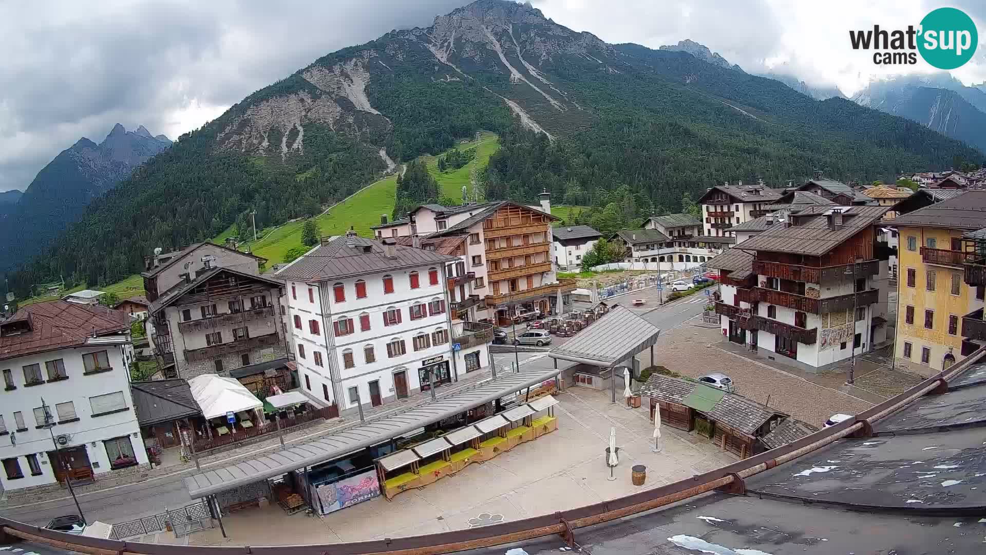 Plaza principal de Forni di Sopra