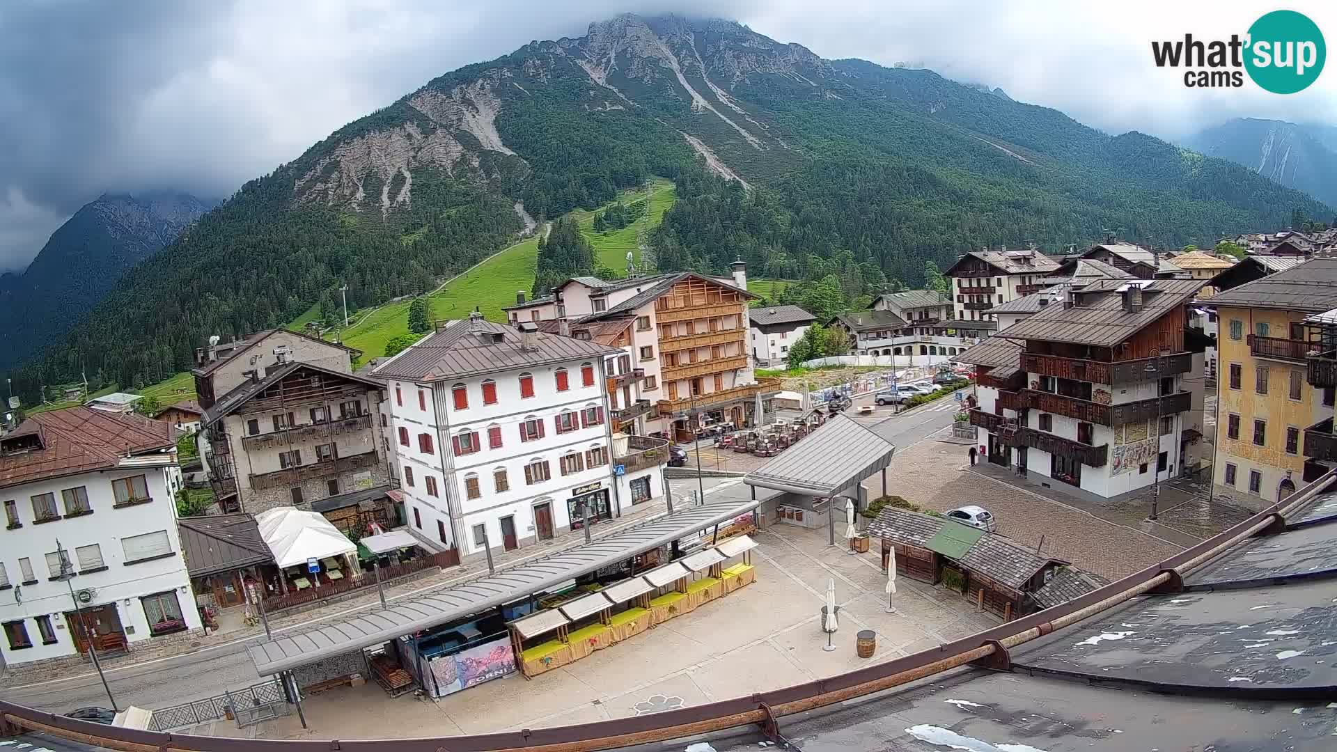 Plaza principal de Forni di Sopra