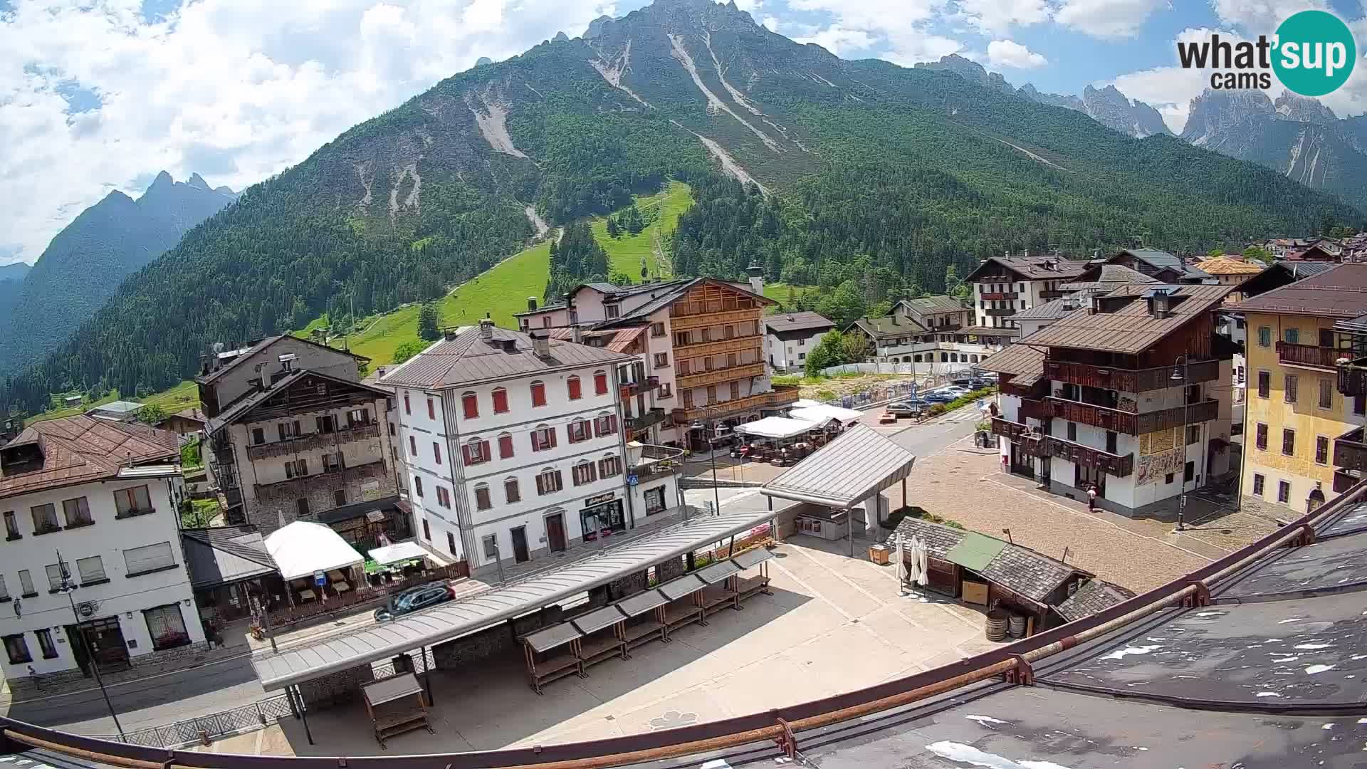 Piazza centrale di Forni di Sopra