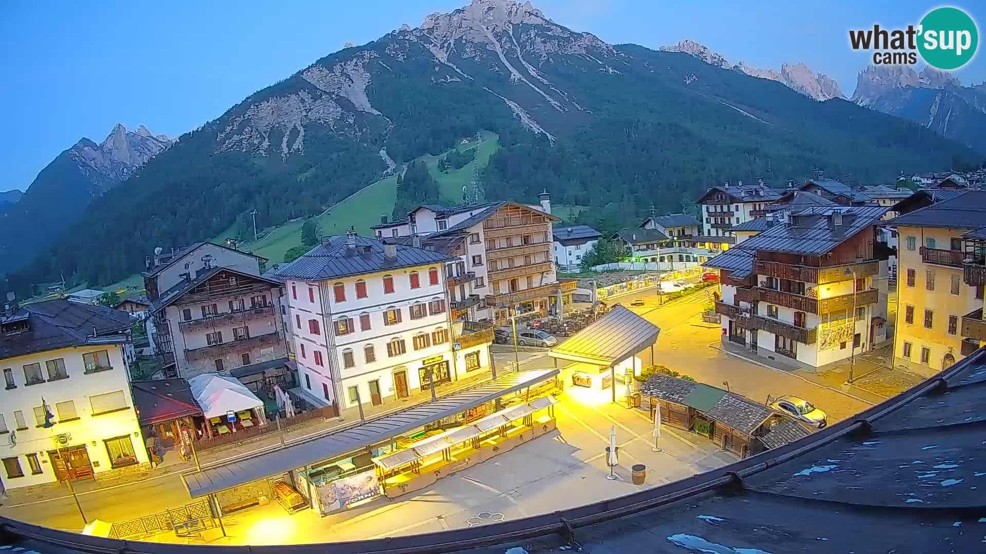 Piazza centrale di Forni di Sopra