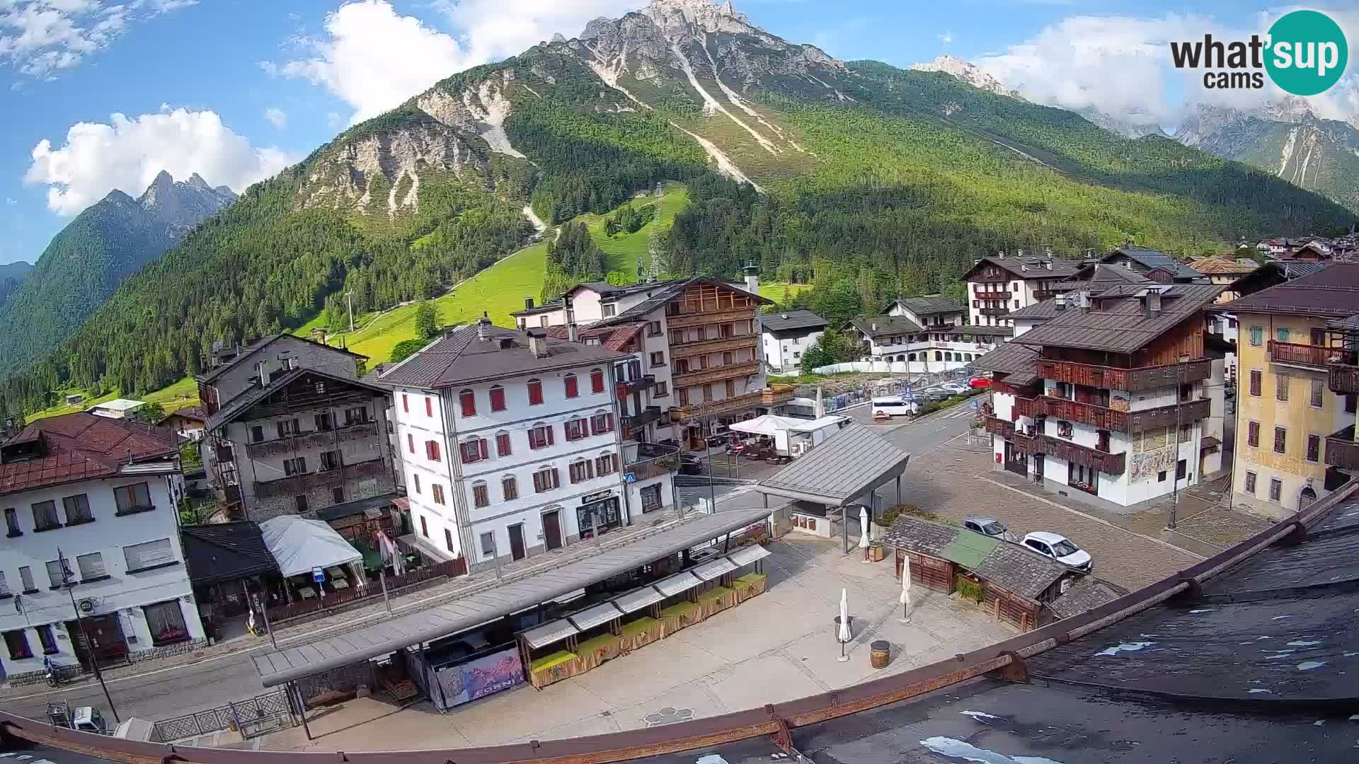 Piazza centrale di Forni di Sopra