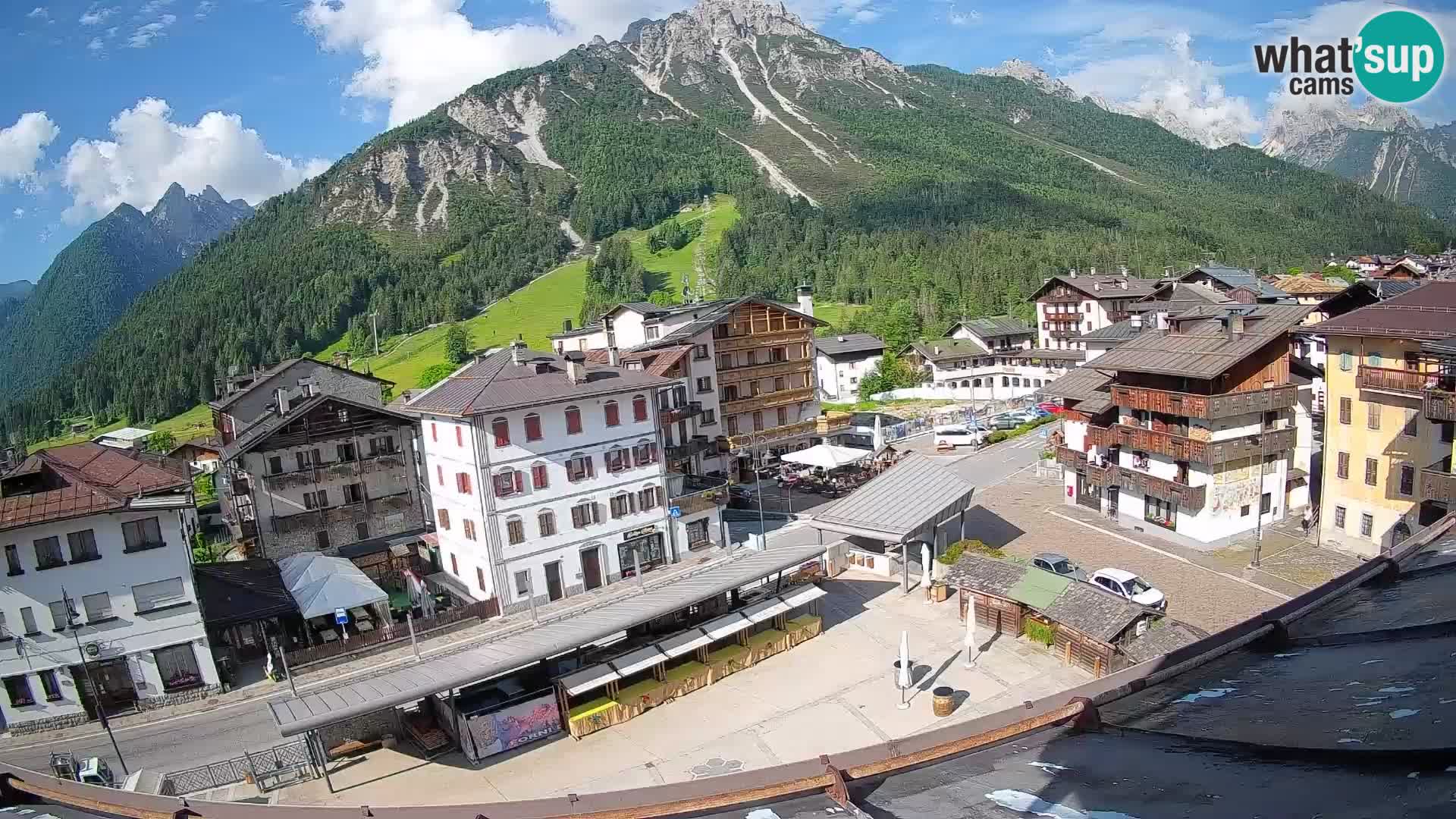 Piazza centrale di Forni di Sopra