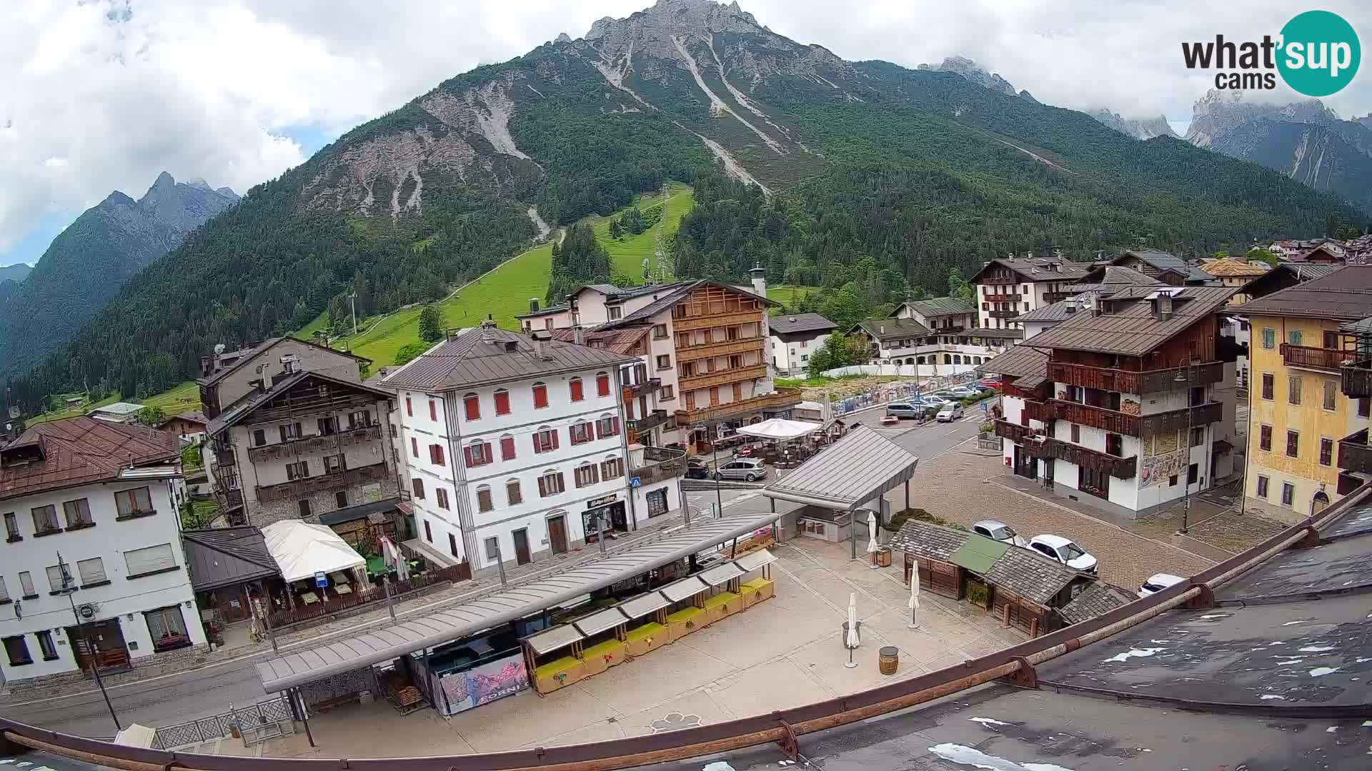 Piazza centrale di Forni di Sopra