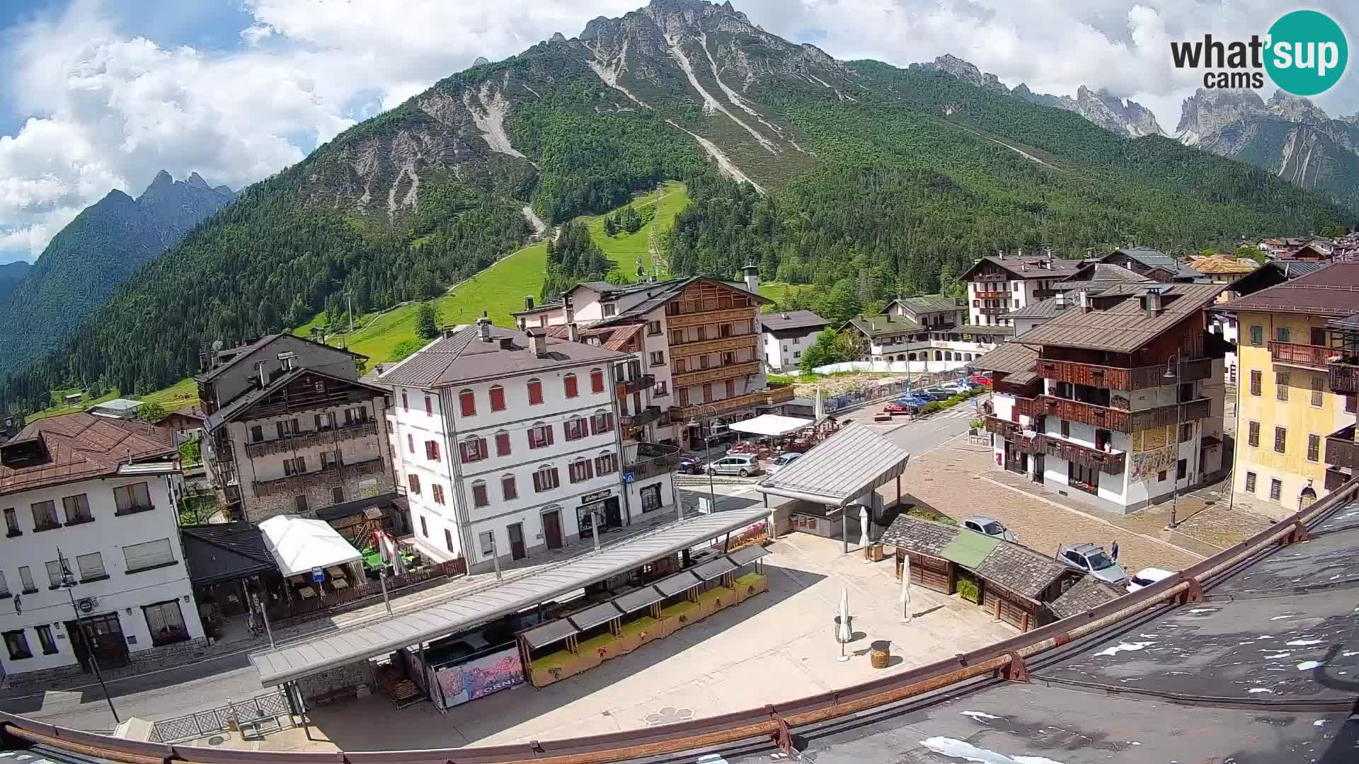 Piazza centrale di Forni di Sopra