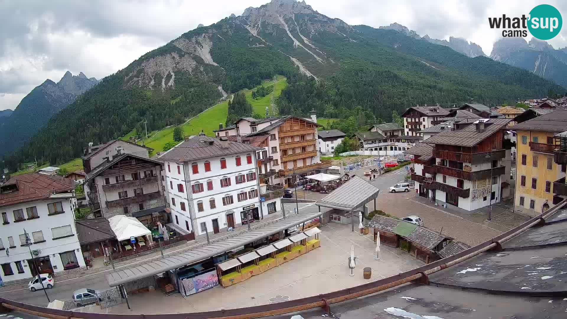 Piazza centrale di Forni di Sopra