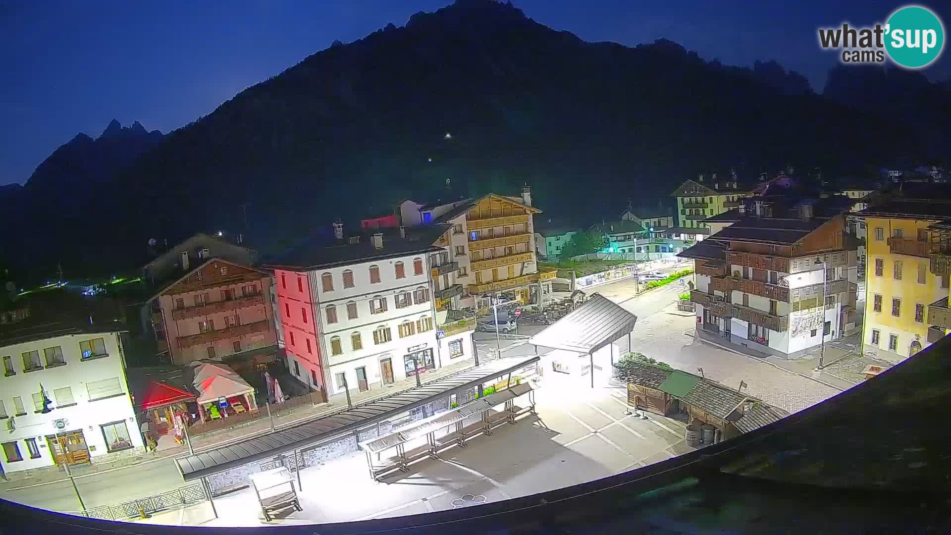 Piazza centrale di Forni di Sopra