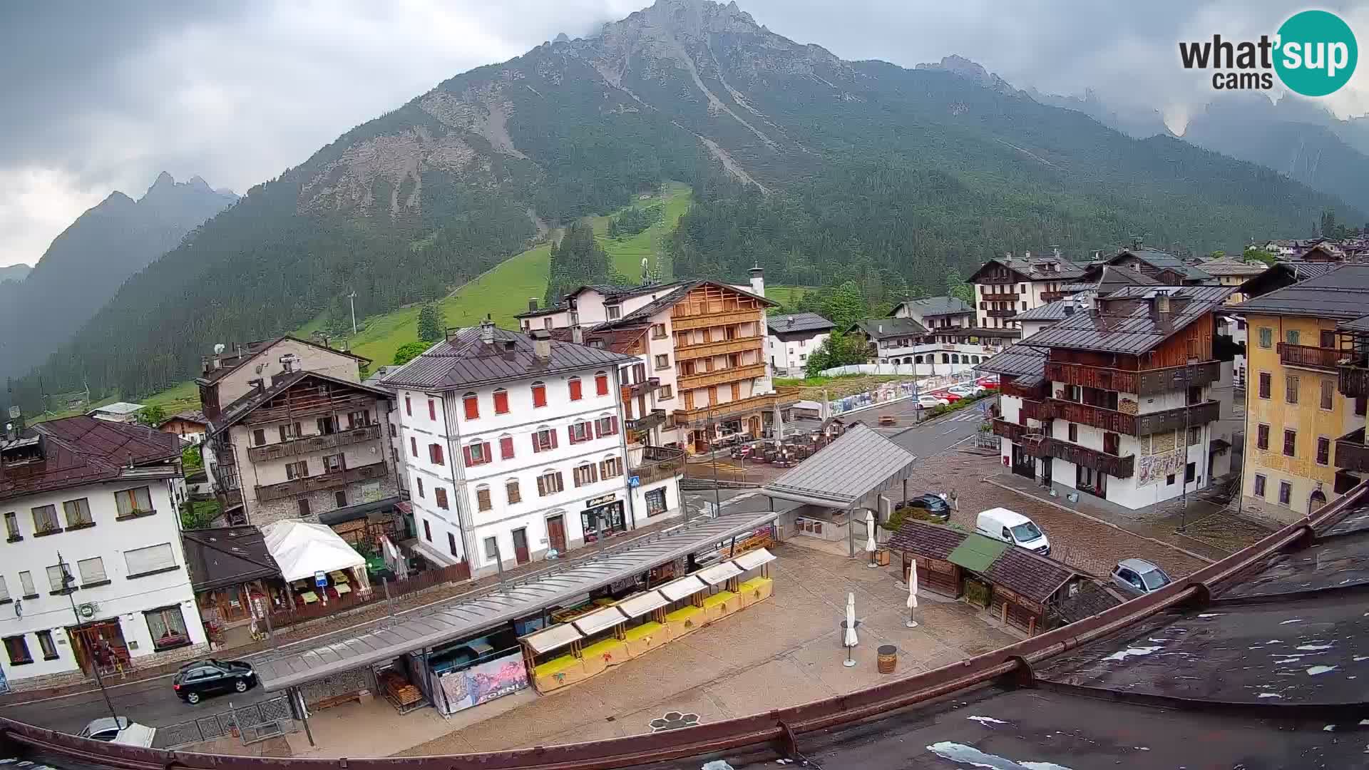 Piazza centrale di Forni di Sopra