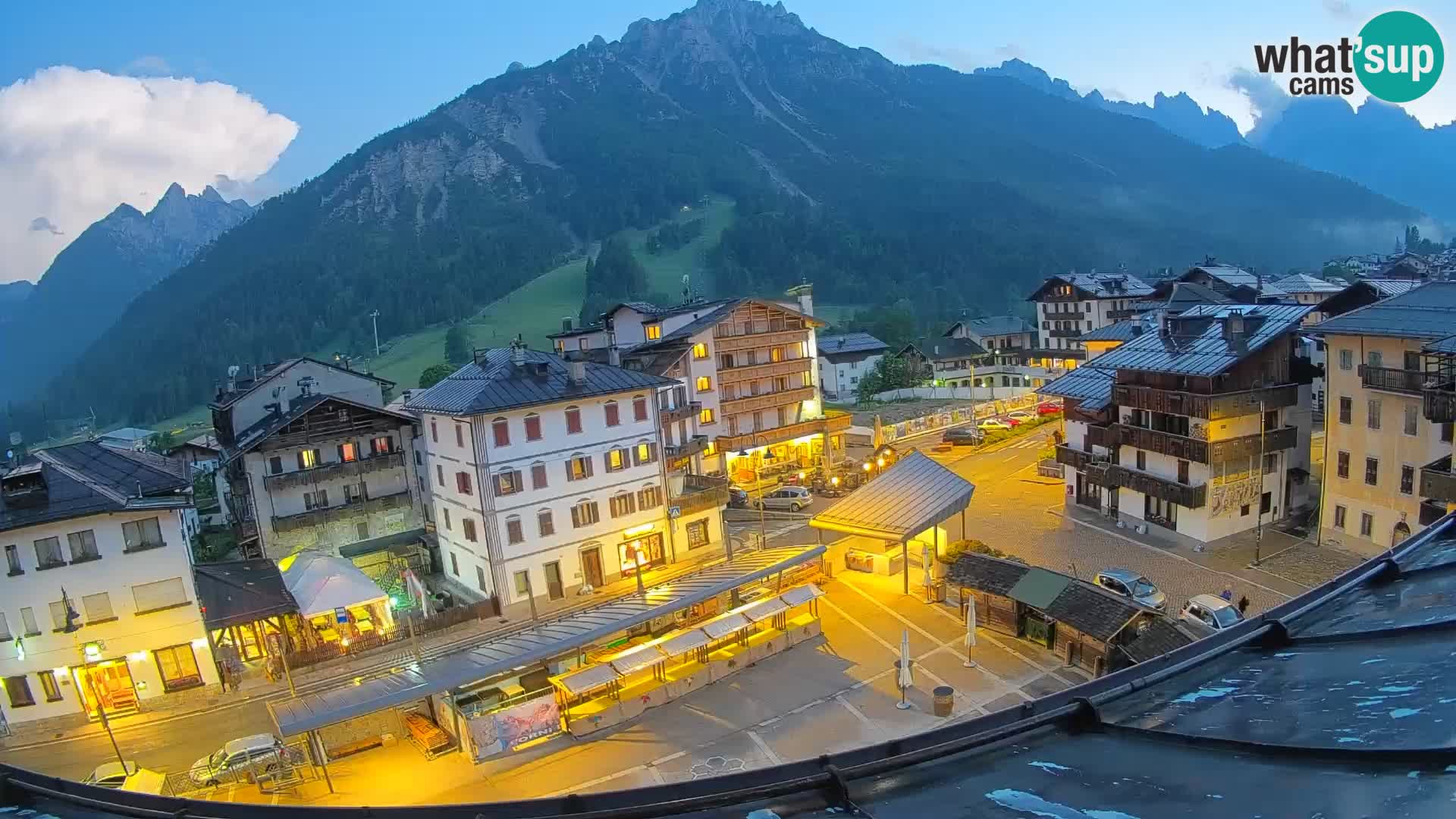 Piazza centrale di Forni di Sopra