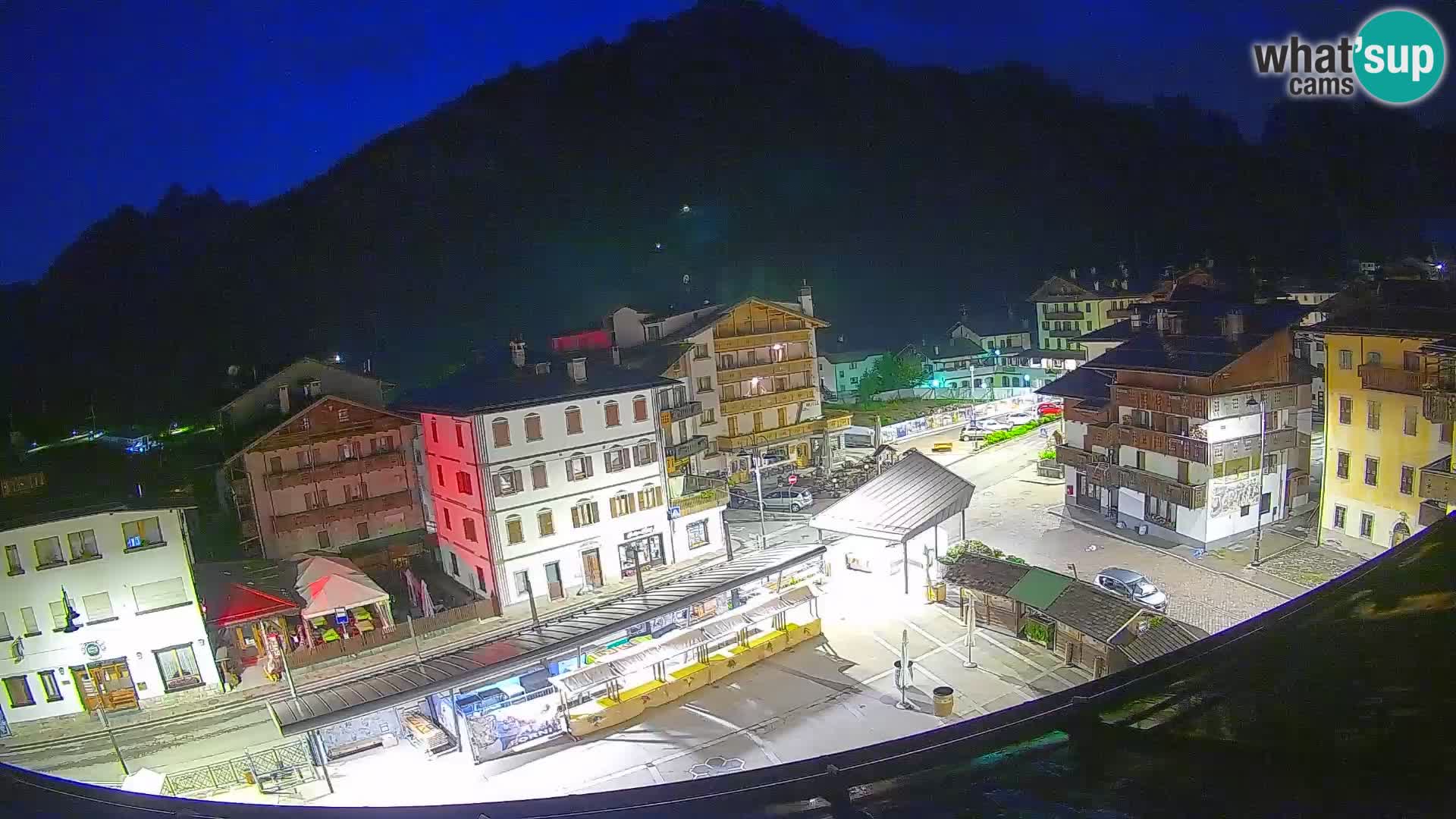 Piazza centrale di Forni di Sopra