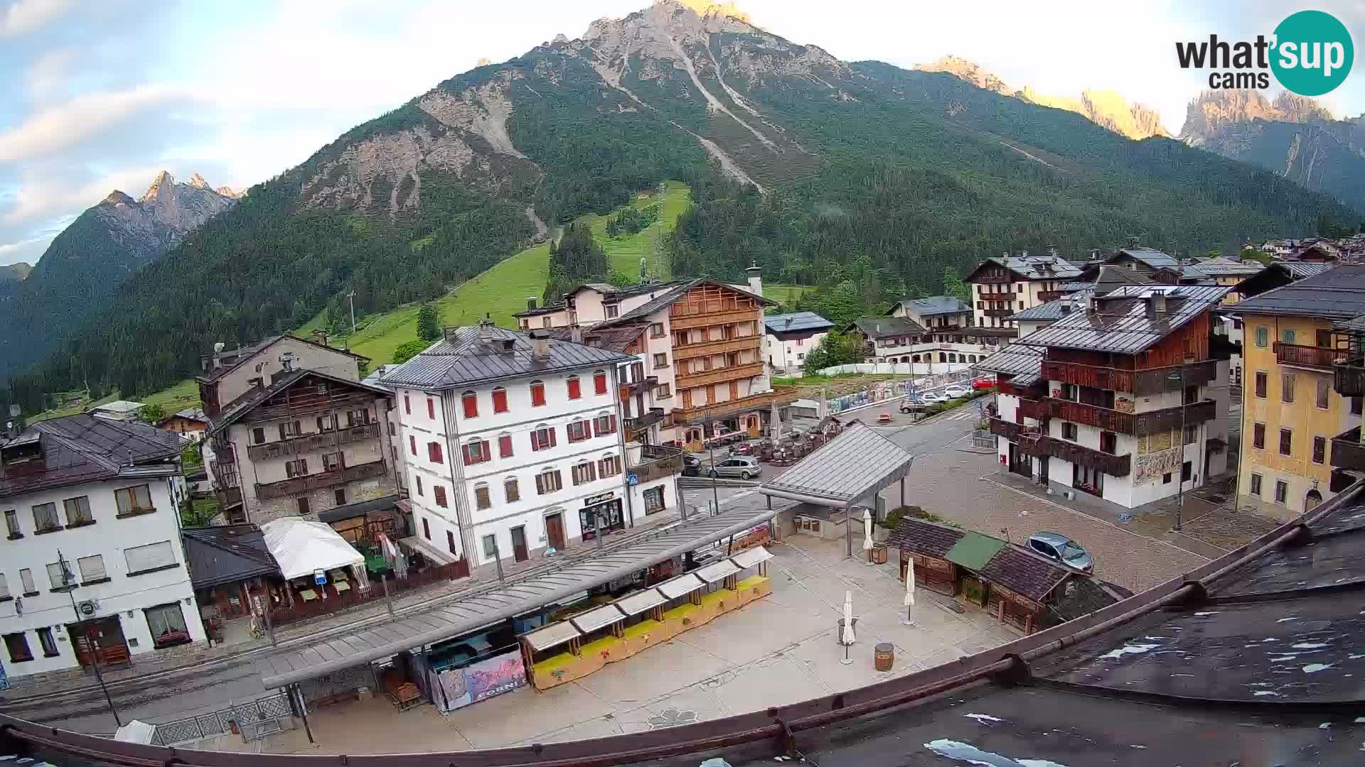 Plaza principal de Forni di Sopra