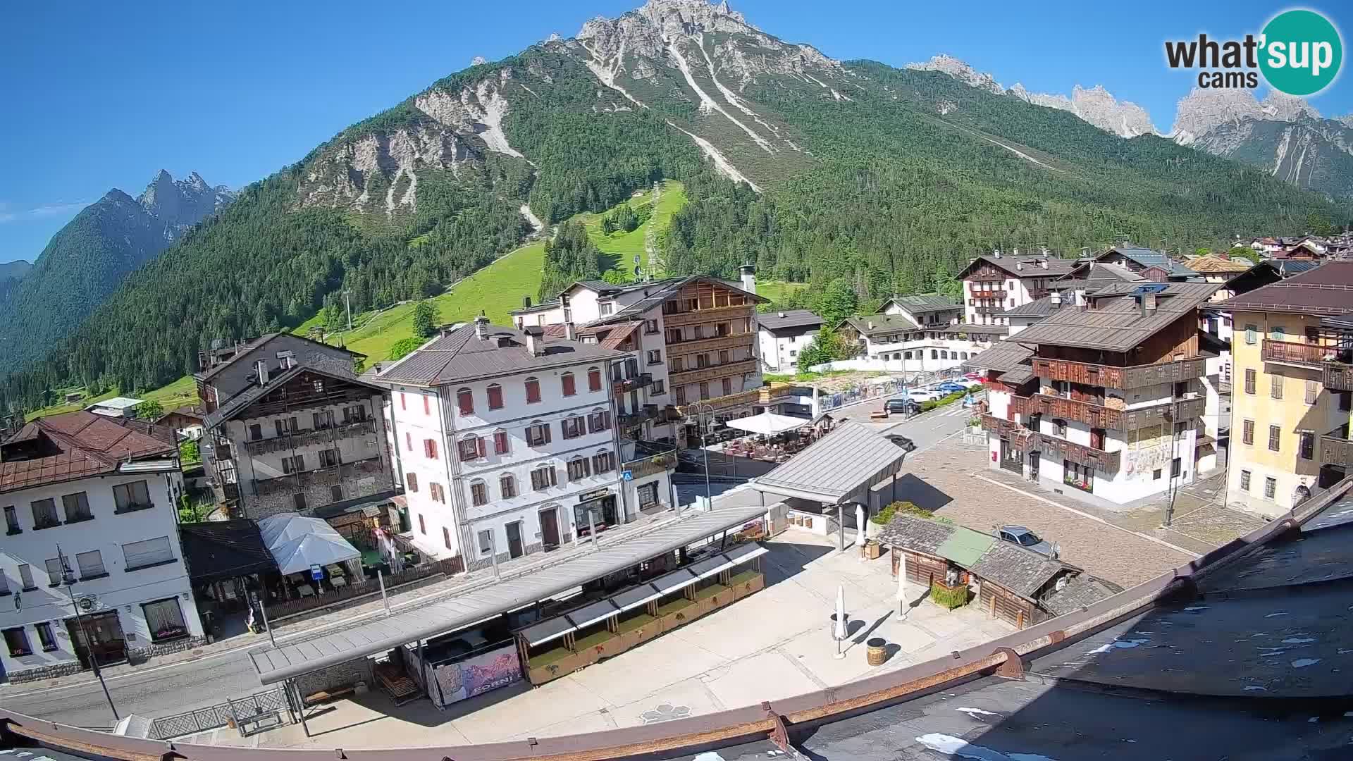 Piazza centrale di Forni di Sopra