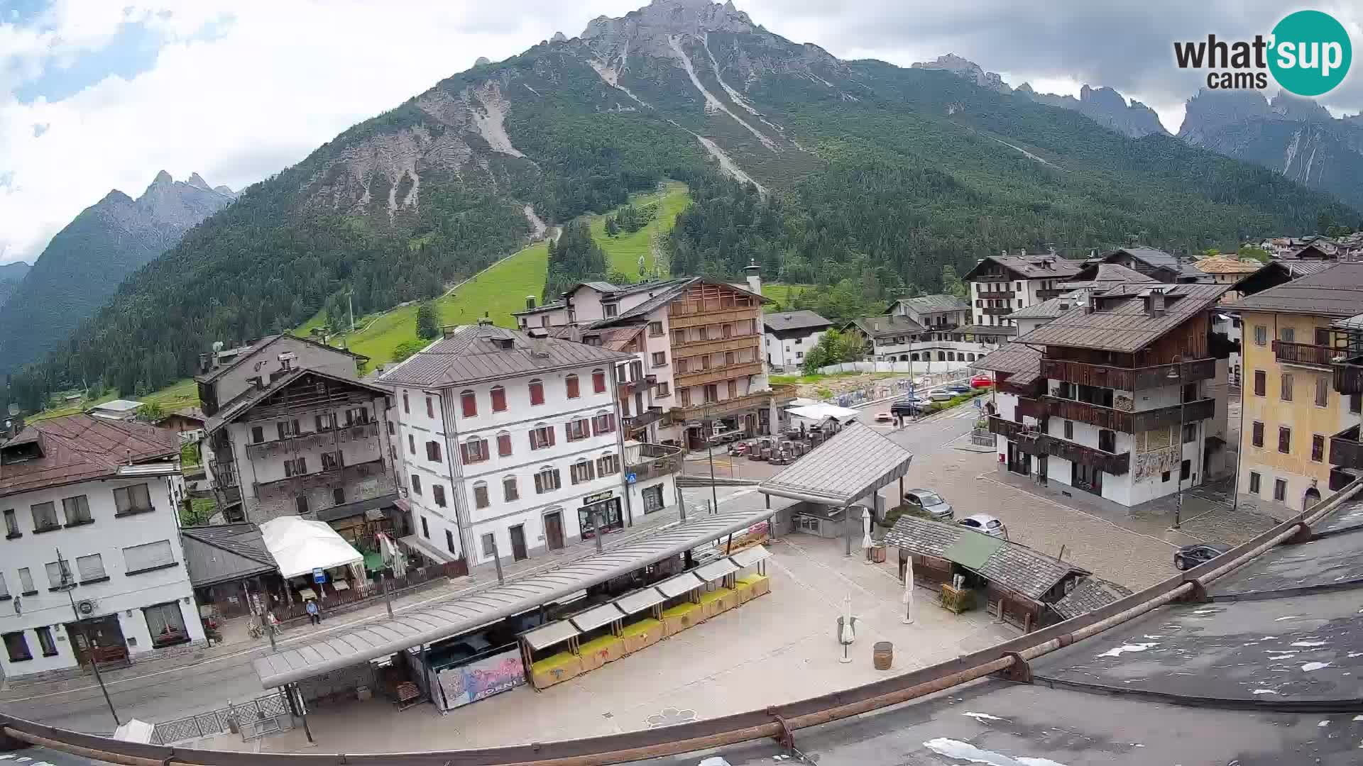 Piazza centrale di Forni di Sopra