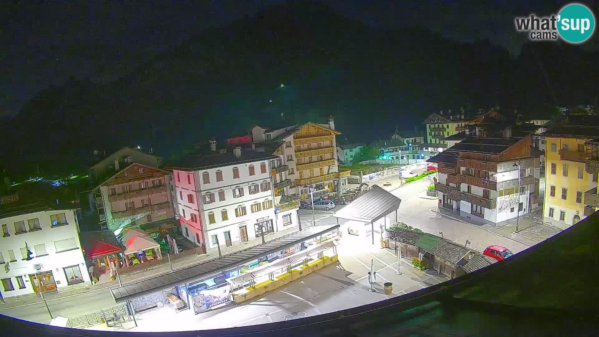 Piazza centrale di Forni di Sopra