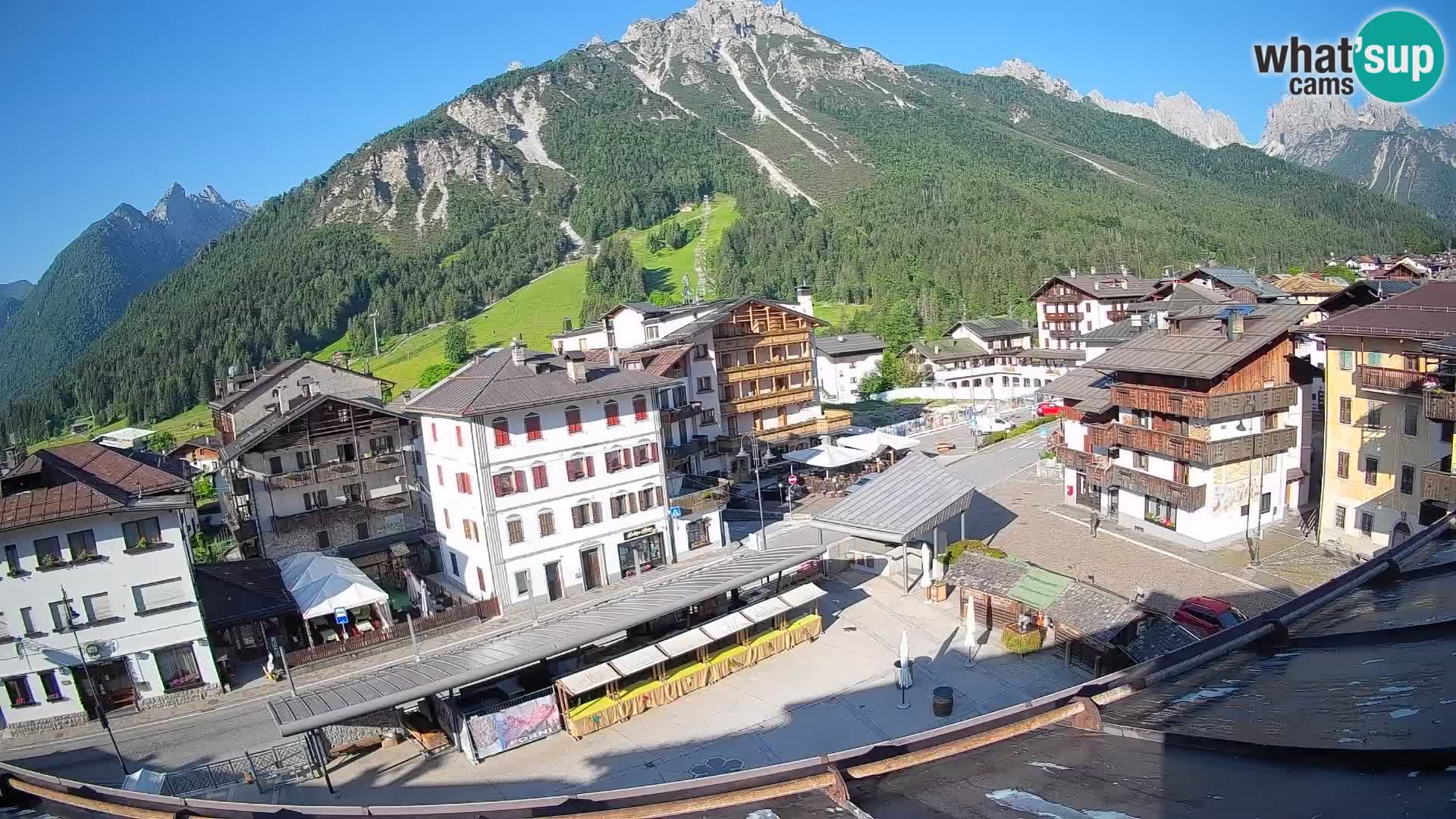Plaza principal de Forni di Sopra
