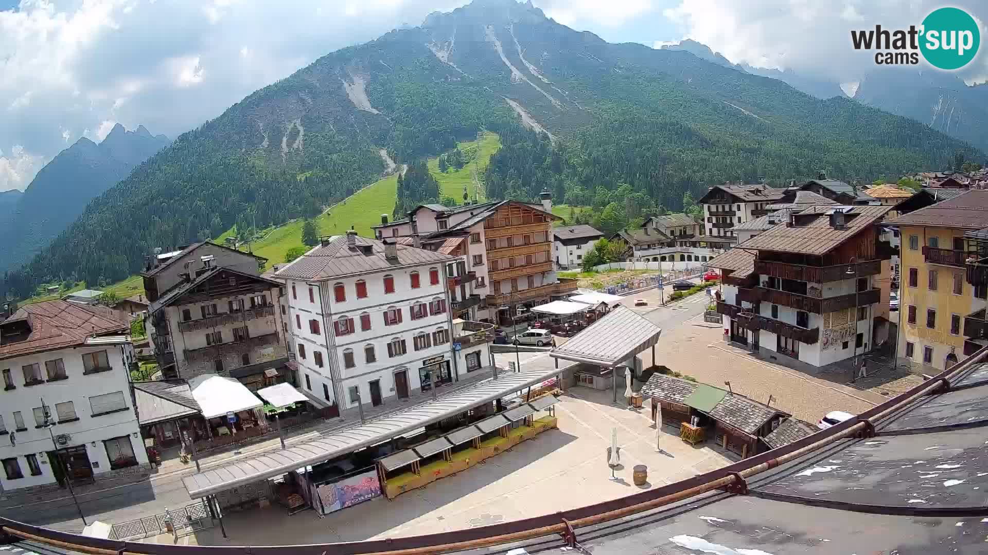 Plaza principal de Forni di Sopra