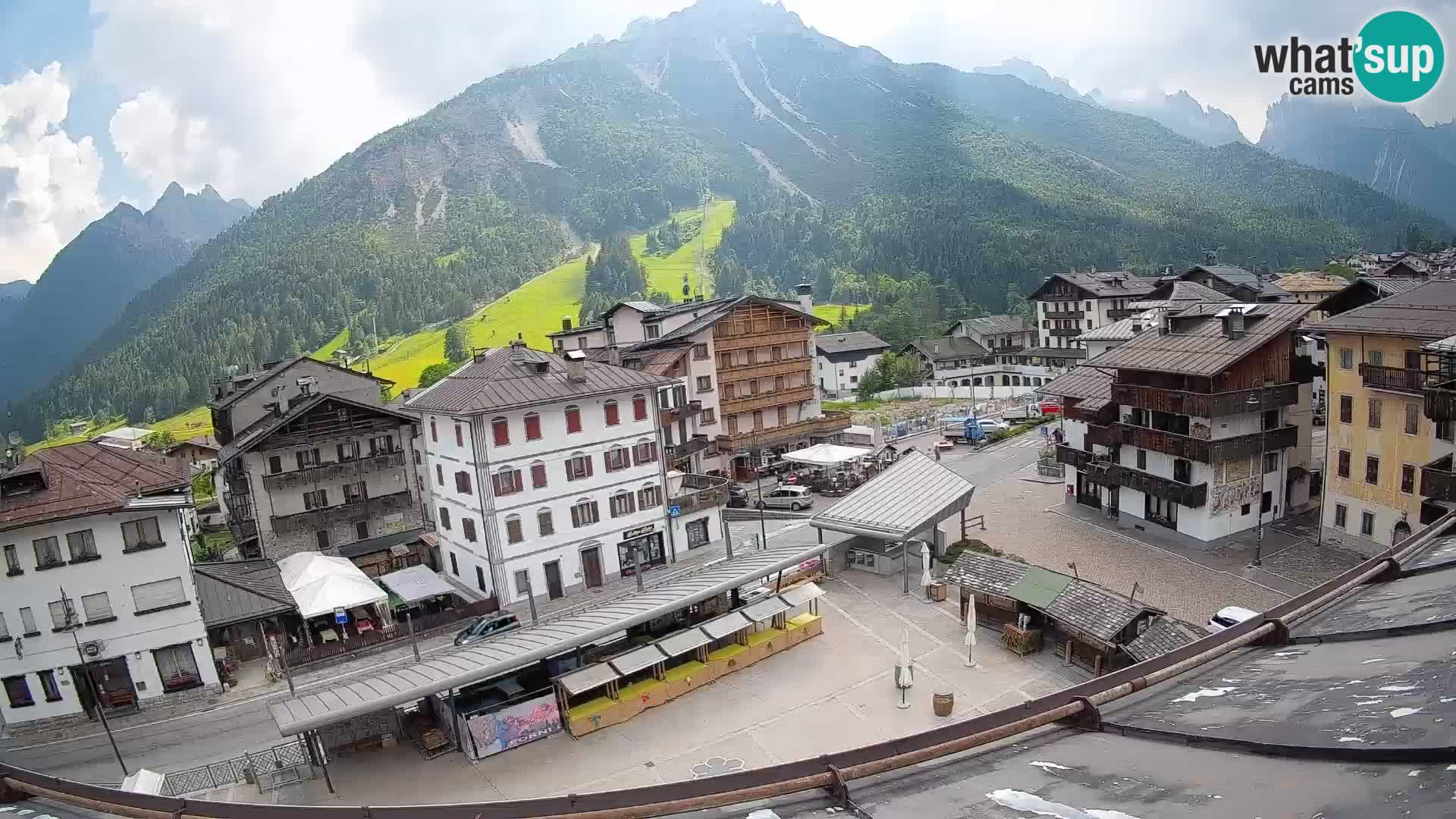 Hauptplatz von Forni di Sopra